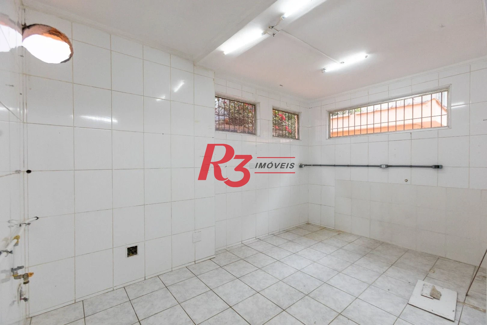 Sobrado para alugar, 173 m² por R$ 8.989,22/mês - Boqueirão - Santos/SP