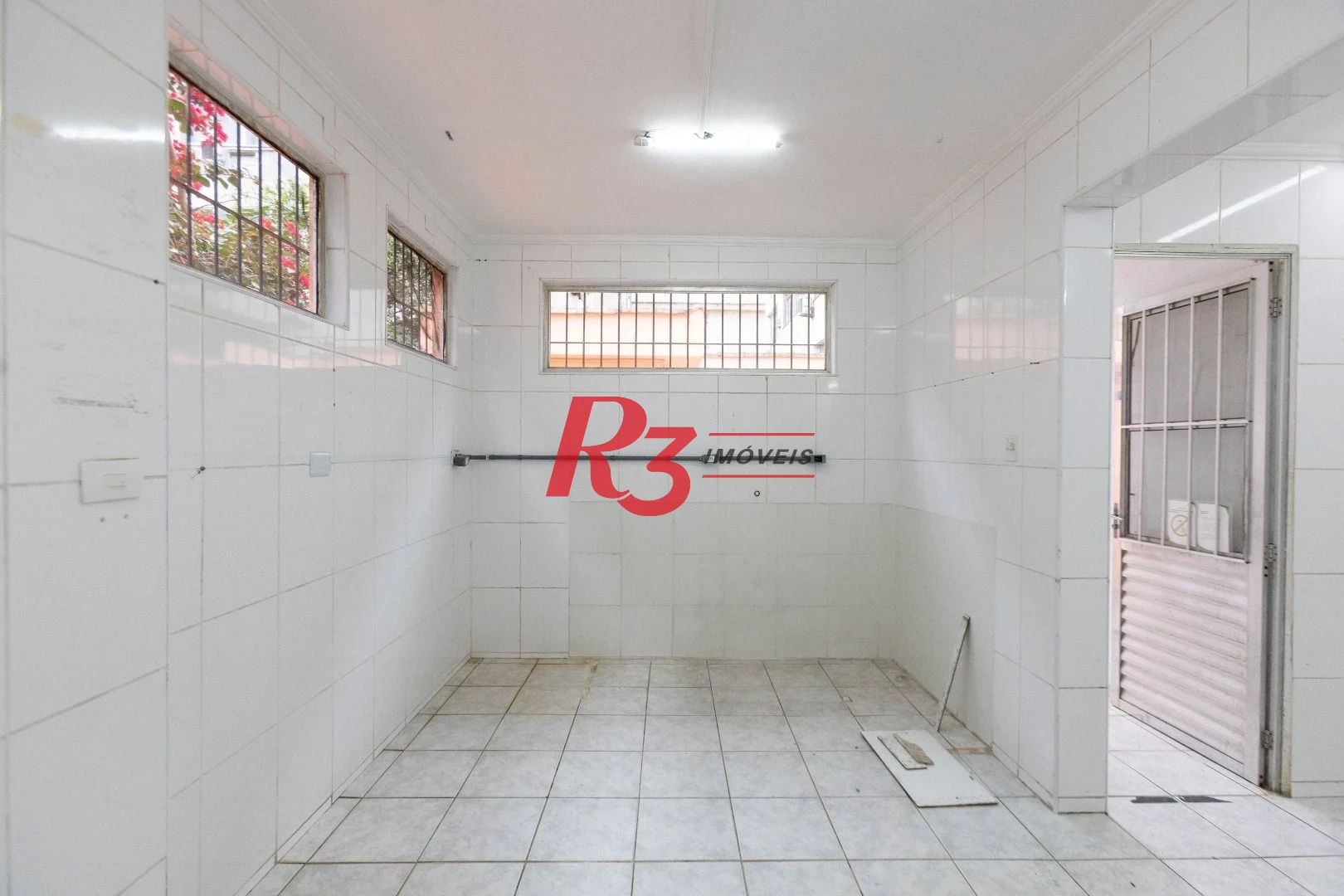 Sobrado para alugar, 173 m² por R$ 8.989,22/mês - Boqueirão - Santos/SP
