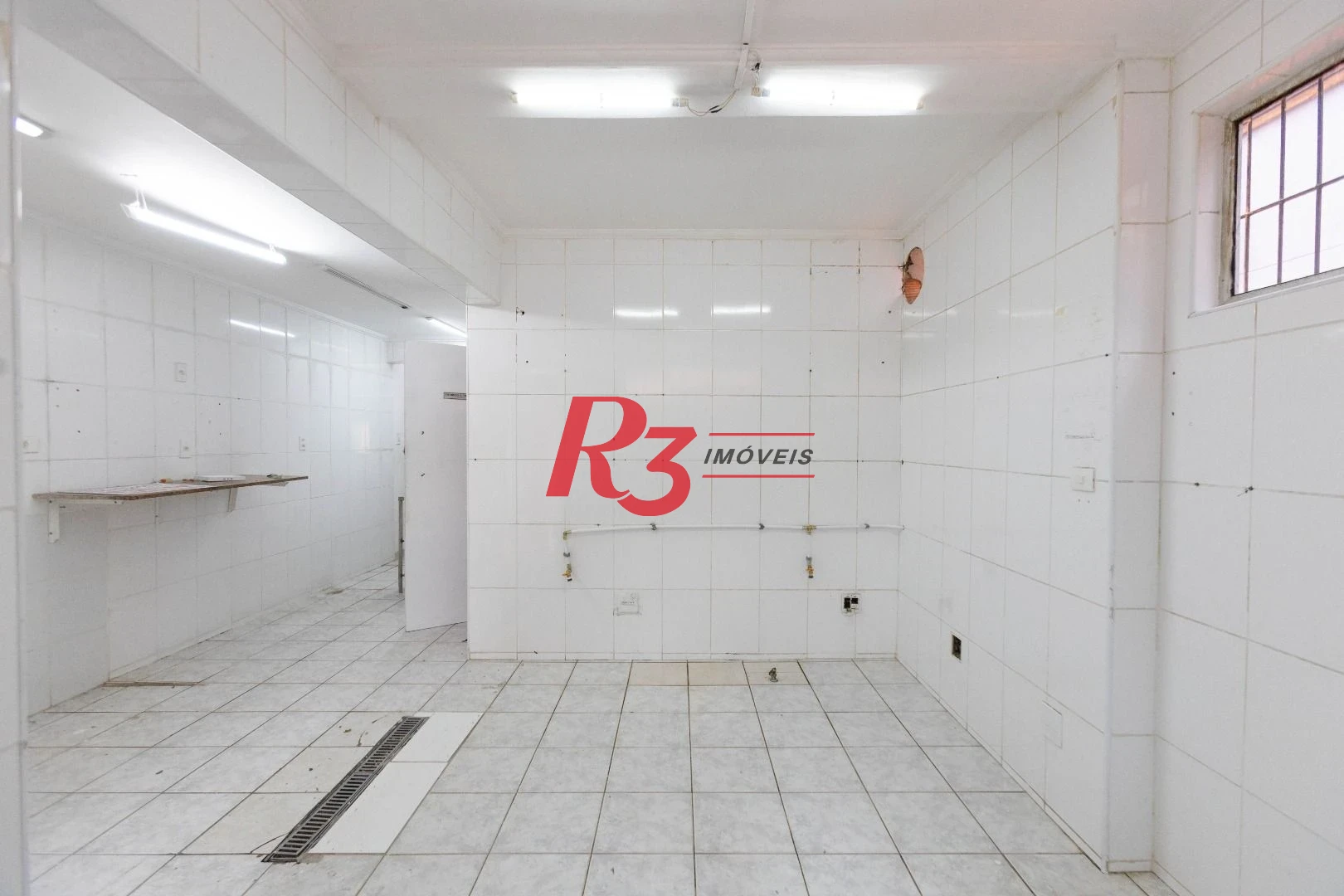 Sobrado para alugar, 173 m² por R$ 8.989,22/mês - Boqueirão - Santos/SP