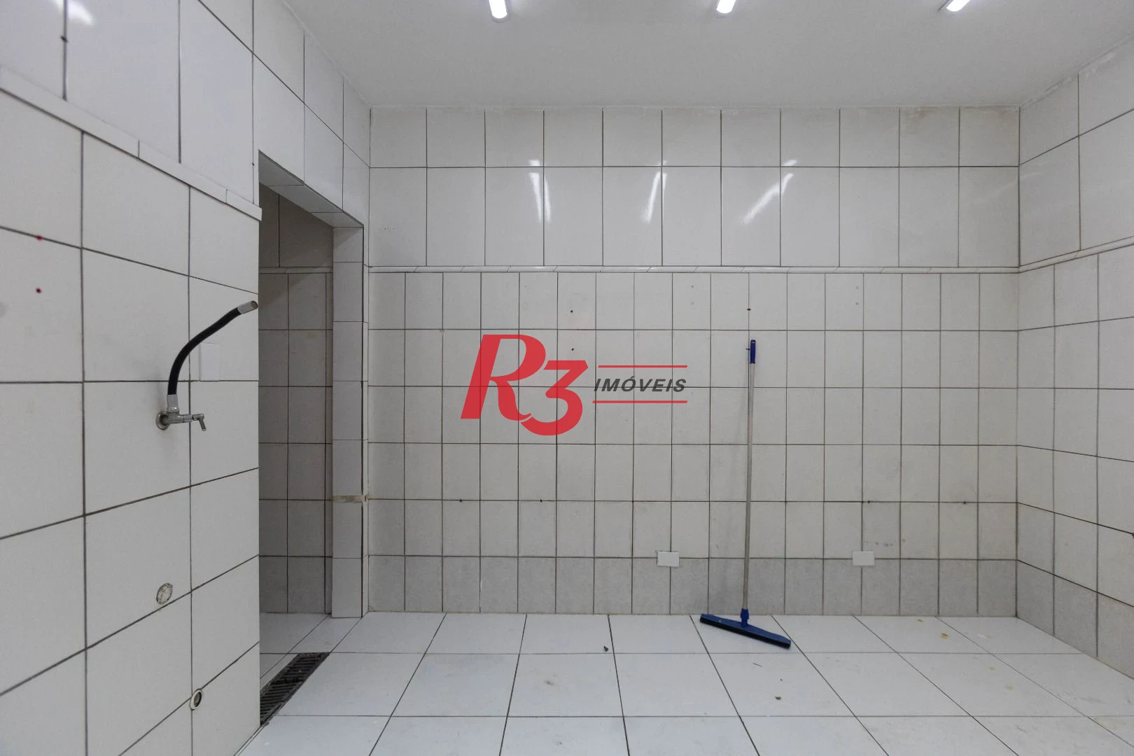 Sobrado para alugar, 173 m² por R$ 8.989,22/mês - Boqueirão - Santos/SP