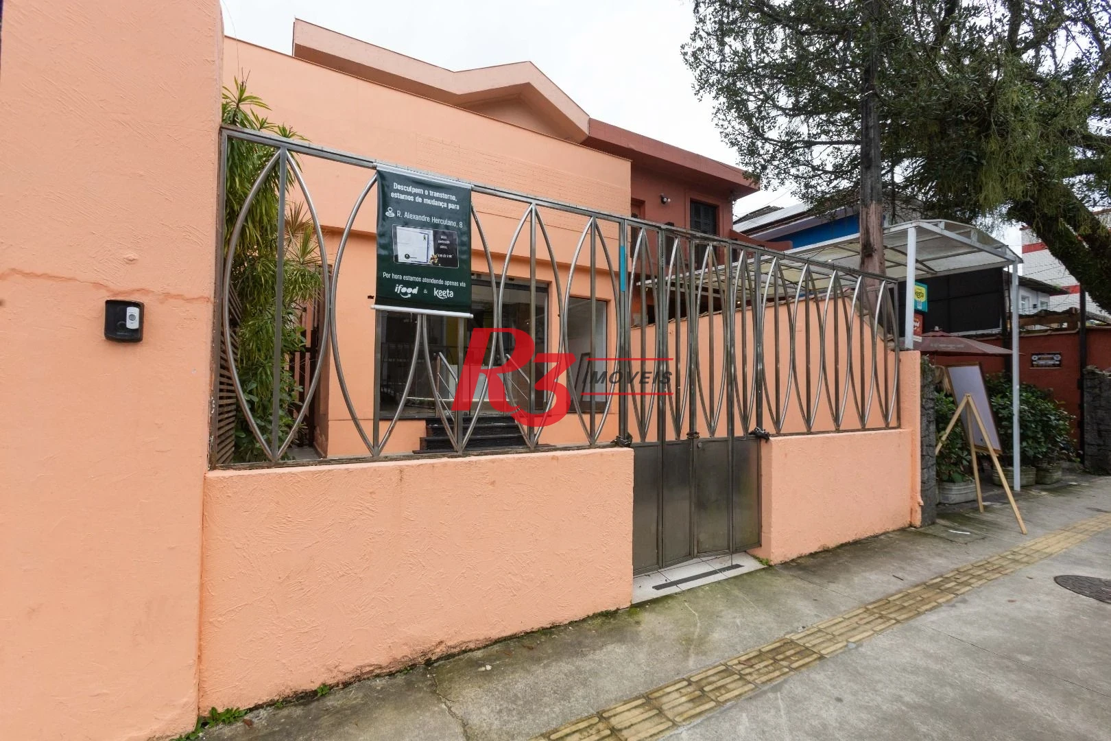 Sobrado para alugar, 173 m² por R$ 8.989,22/mês - Boqueirão - Santos/SP