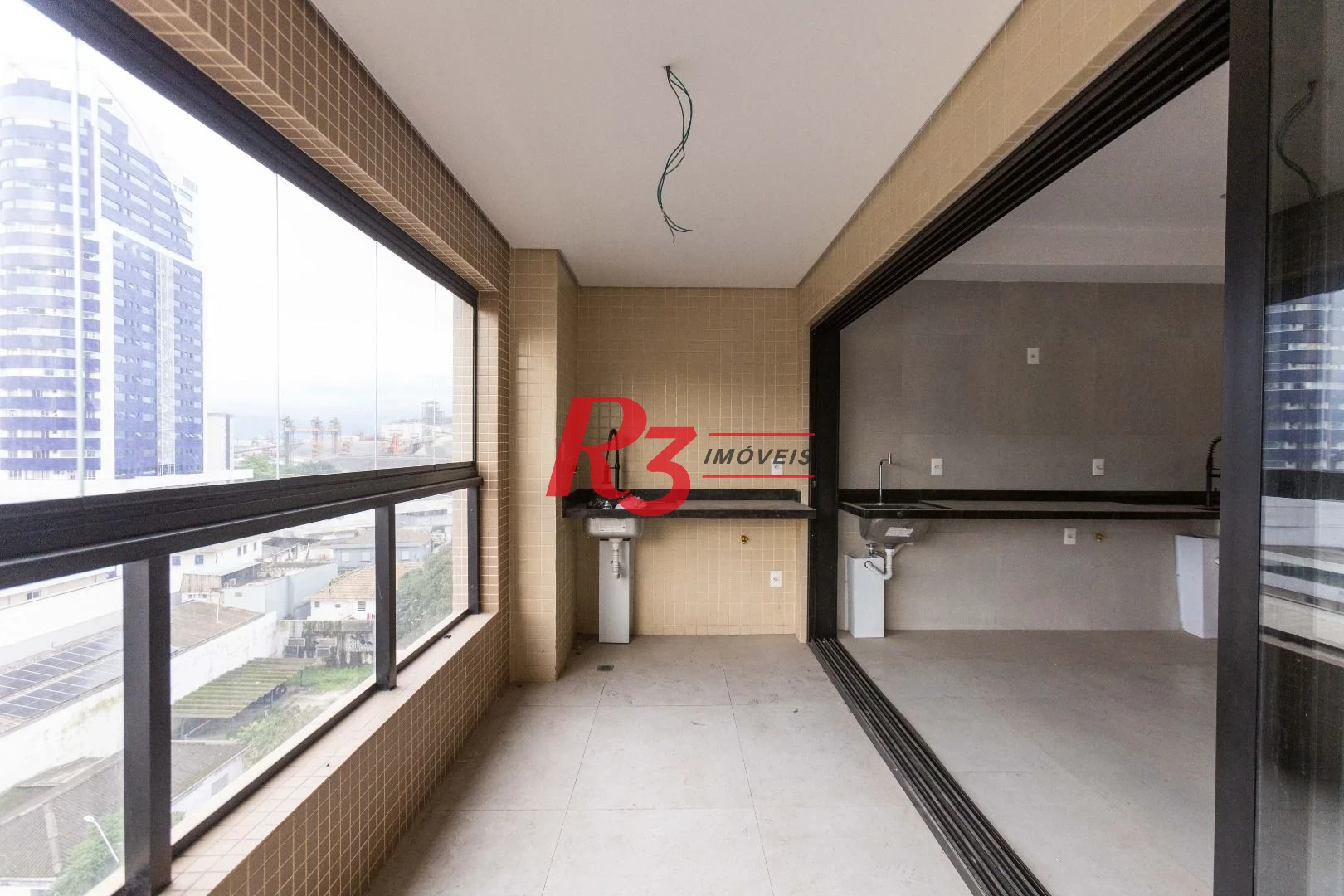 Apartamento com 2 dormitórios à venda, 65 m² por R$ 770.000,00 - Ponta da Praia - Santos/SP