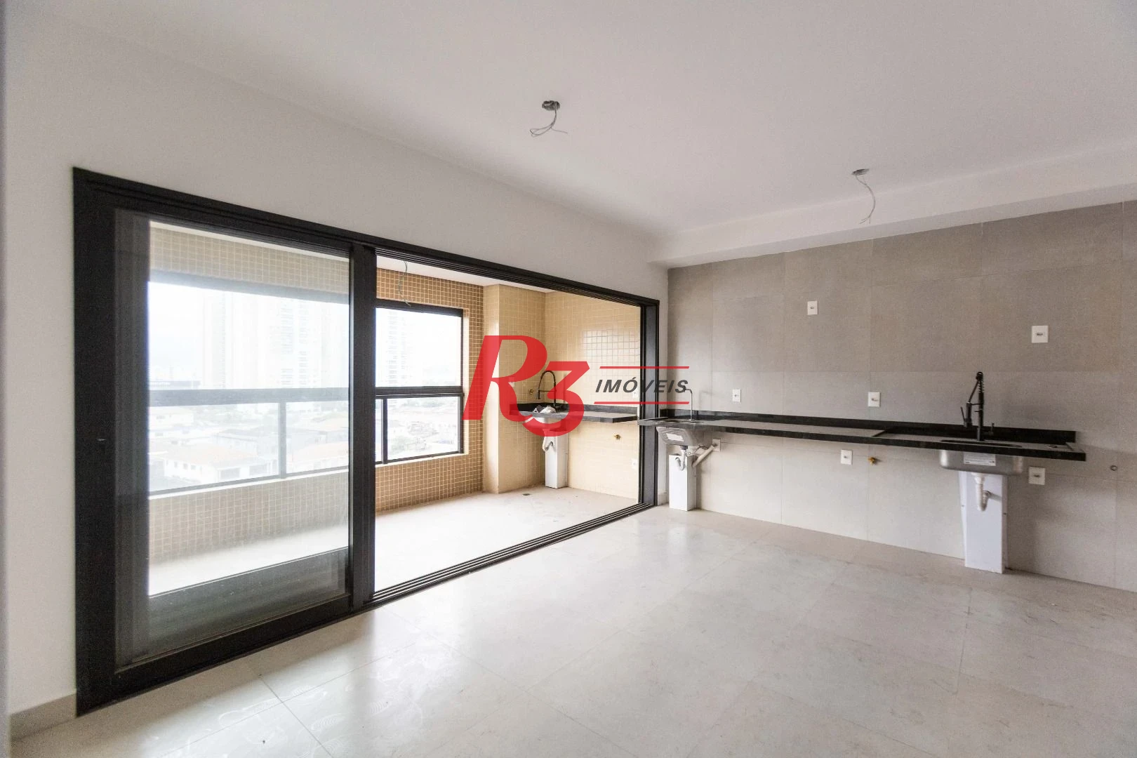 Apartamento com 2 dormitórios à venda, 65 m² por R$ 770.000,00 - Ponta da Praia - Santos/SP