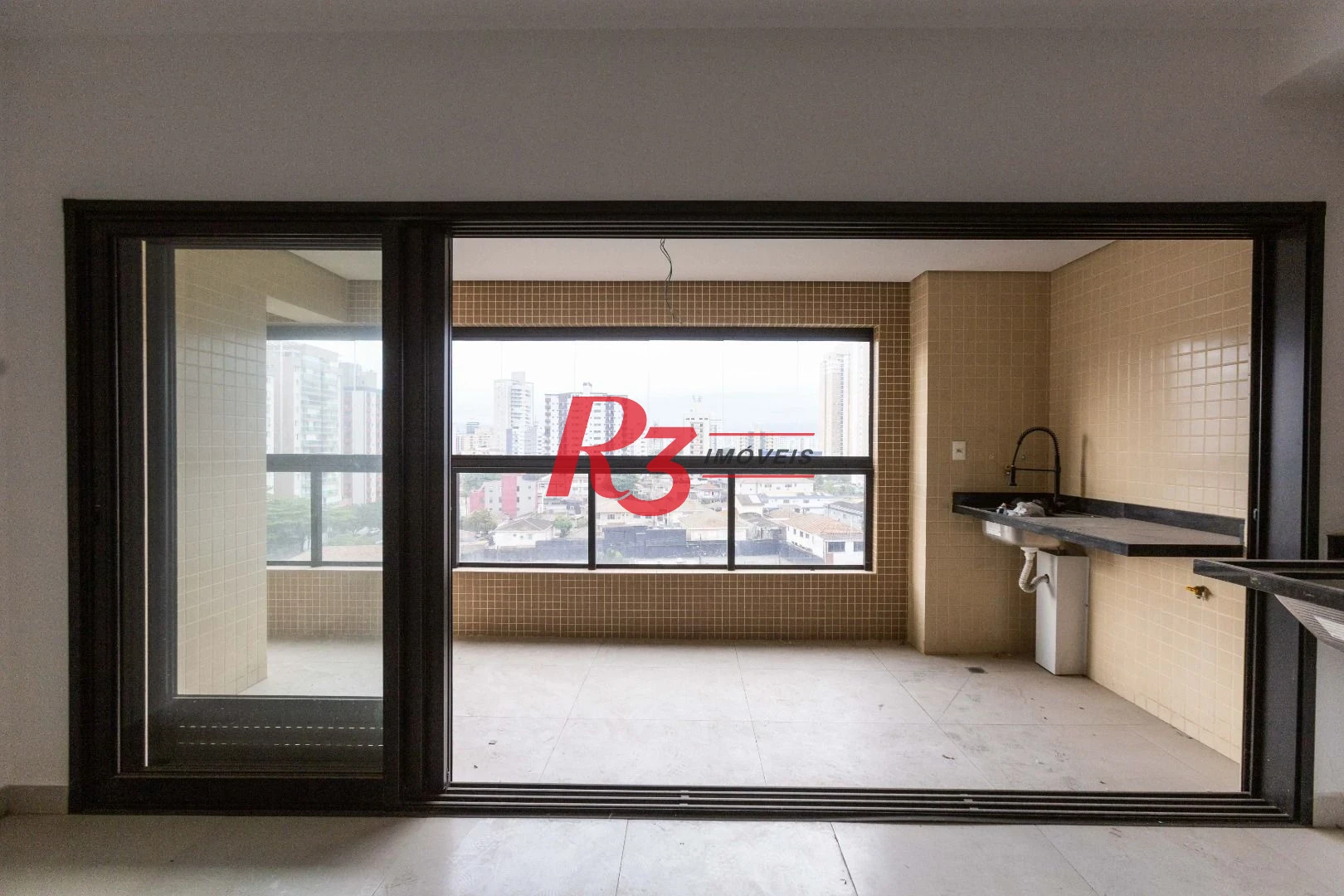 Apartamento com 2 dormitórios à venda, 65 m² por R$ 770.000,00 - Ponta da Praia - Santos/SP