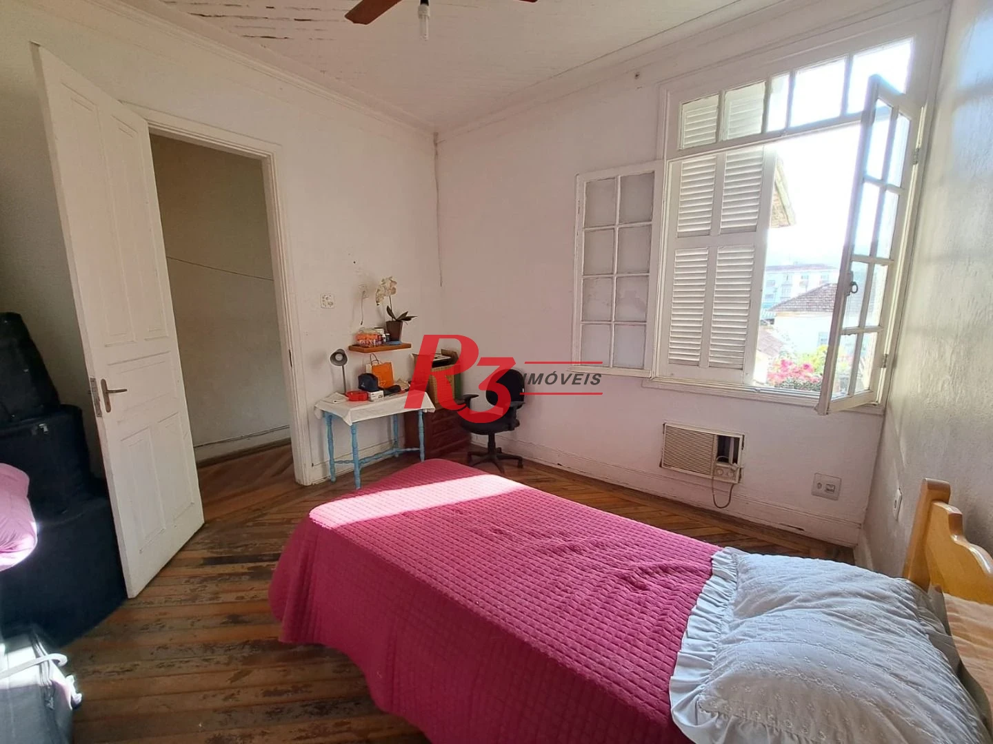 Sobrado com 3 dormitórios à venda, 167 m² por R$ 700.000,00 - Vila Matias - Santos/SP