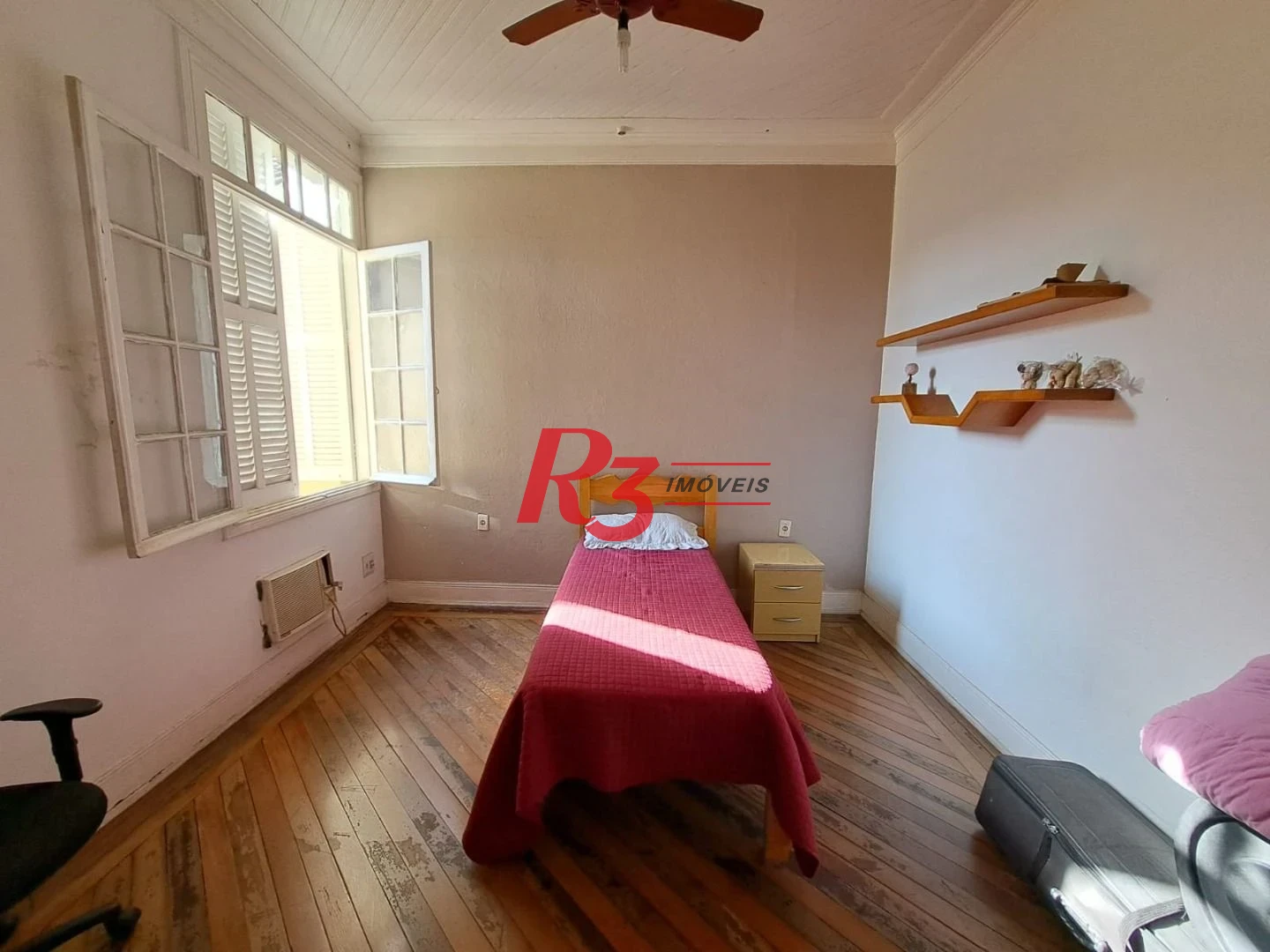 Sobrado com 3 dormitórios à venda, 167 m² por R$ 700.000,00 - Vila Matias - Santos/SP