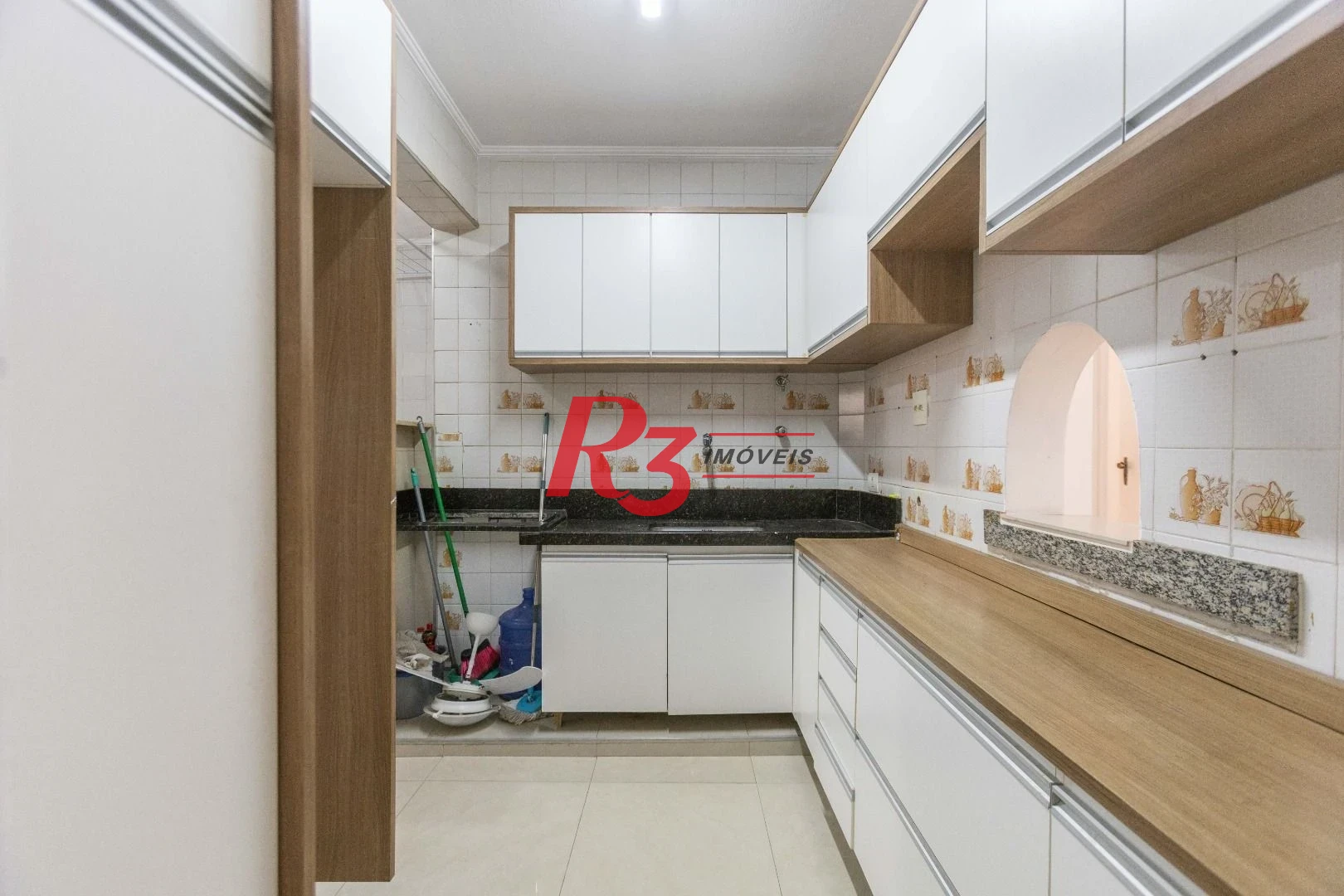 Apartamento com 2 dormitórios para alugar, 75 m² por R$ 4.000,00/mês - Gonzaga - Santos/SP