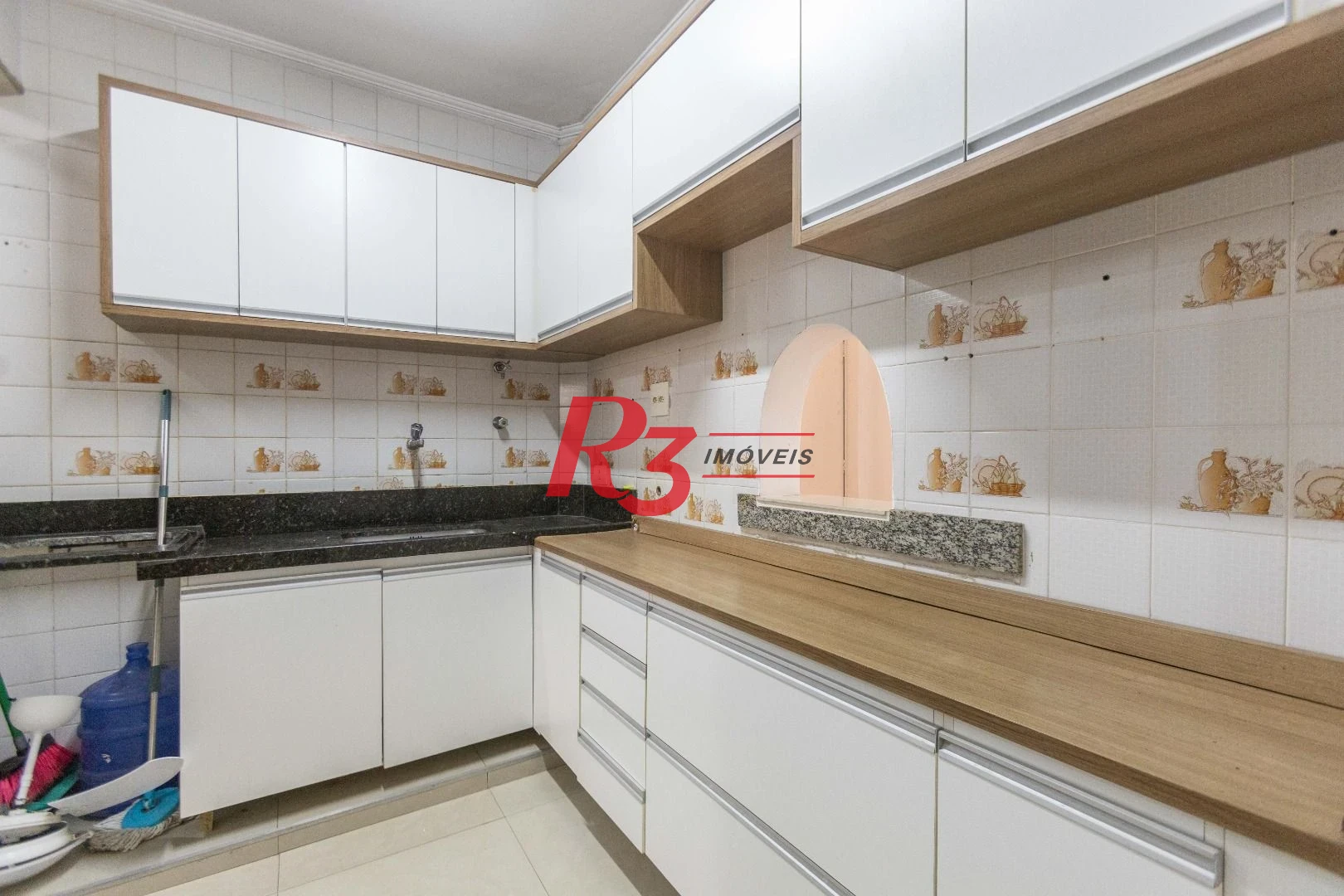 Apartamento com 2 dormitórios para alugar, 75 m² por R$ 4.000,00/mês - Gonzaga - Santos/SP