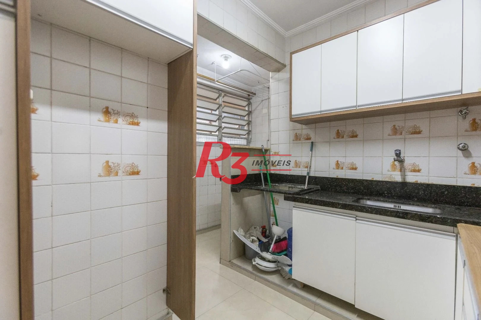 Apartamento com 2 dormitórios para alugar, 75 m² por R$ 4.000,00/mês - Gonzaga - Santos/SP