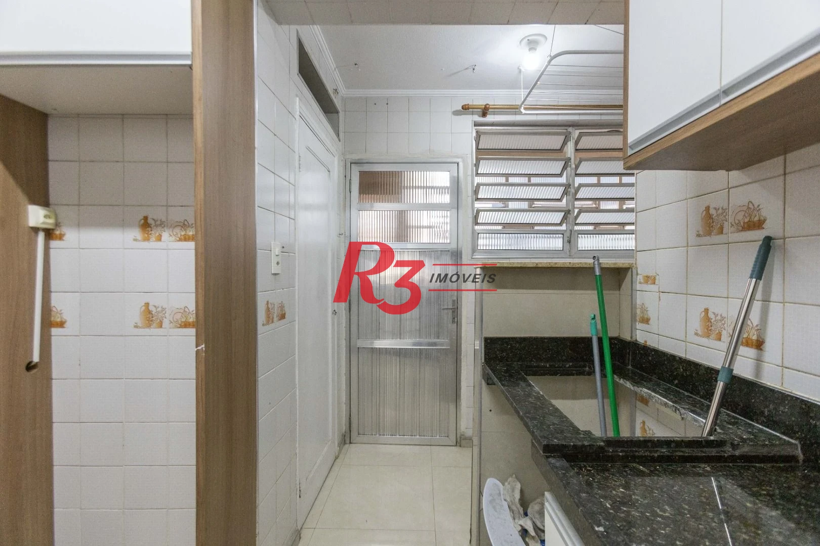 Apartamento com 2 dormitórios para alugar, 75 m² por R$ 4.000,00/mês - Gonzaga - Santos/SP