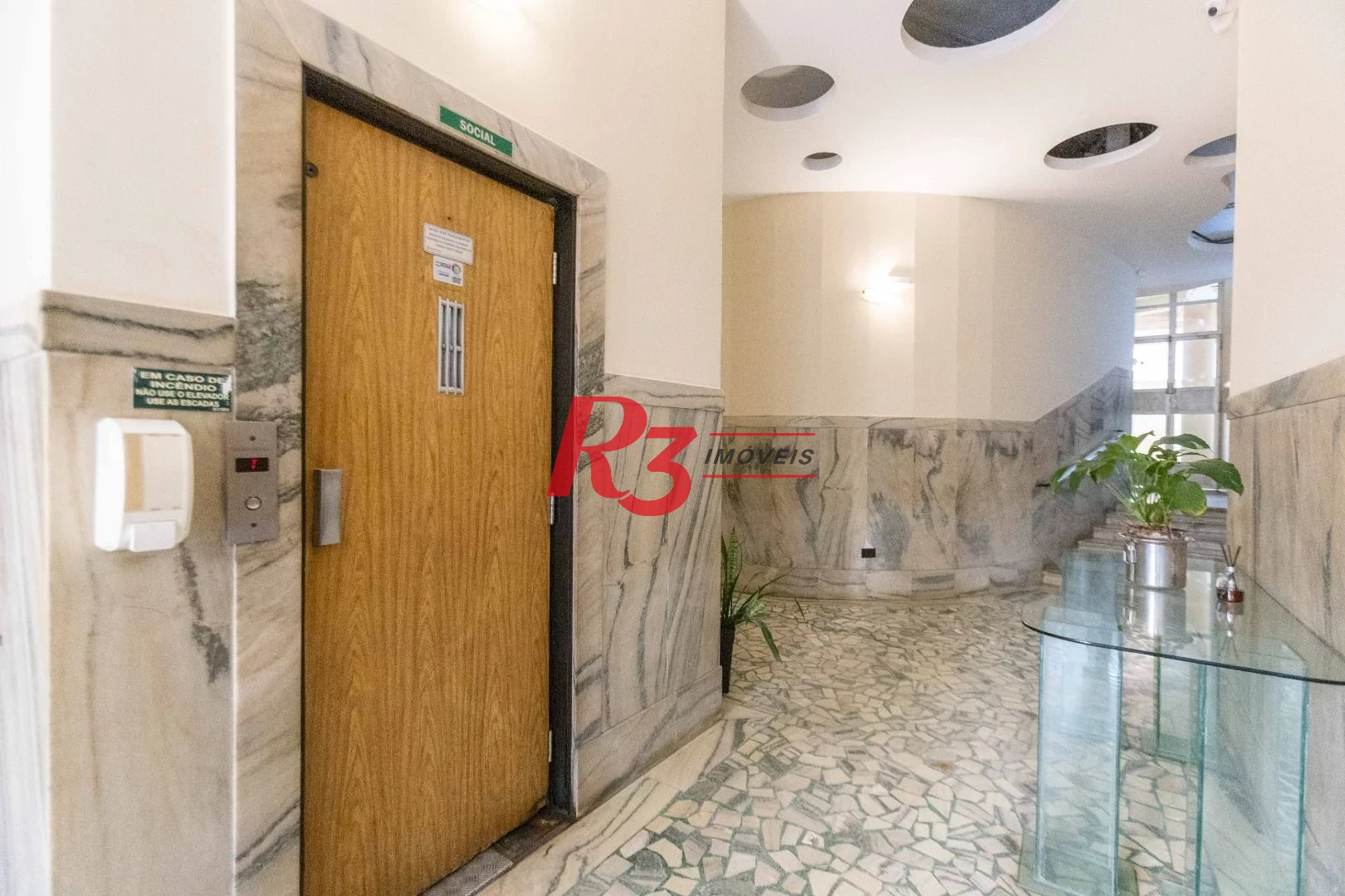 Apartamento com 2 dormitórios para alugar, 75 m² por R$ 4.000,00/mês - Gonzaga - Santos/SP
