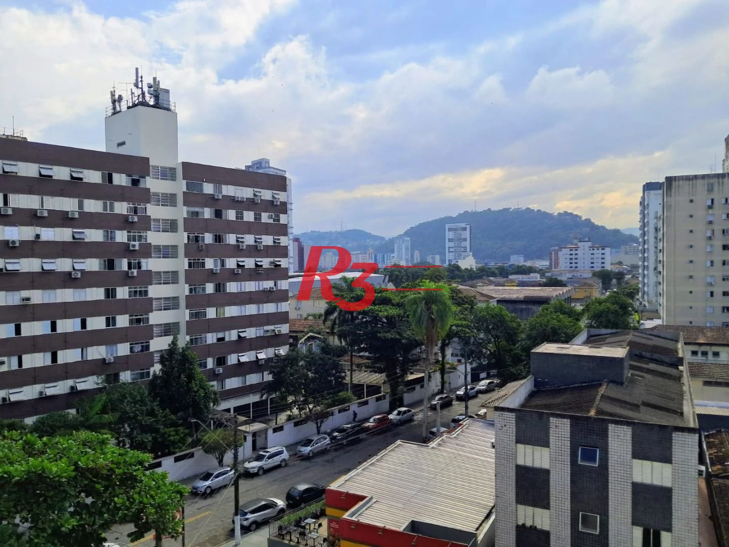 Apartamento com 3 dormitórios à venda, 75 m² por R$ 425.000,00 - Encruzilhada - Santos/SP