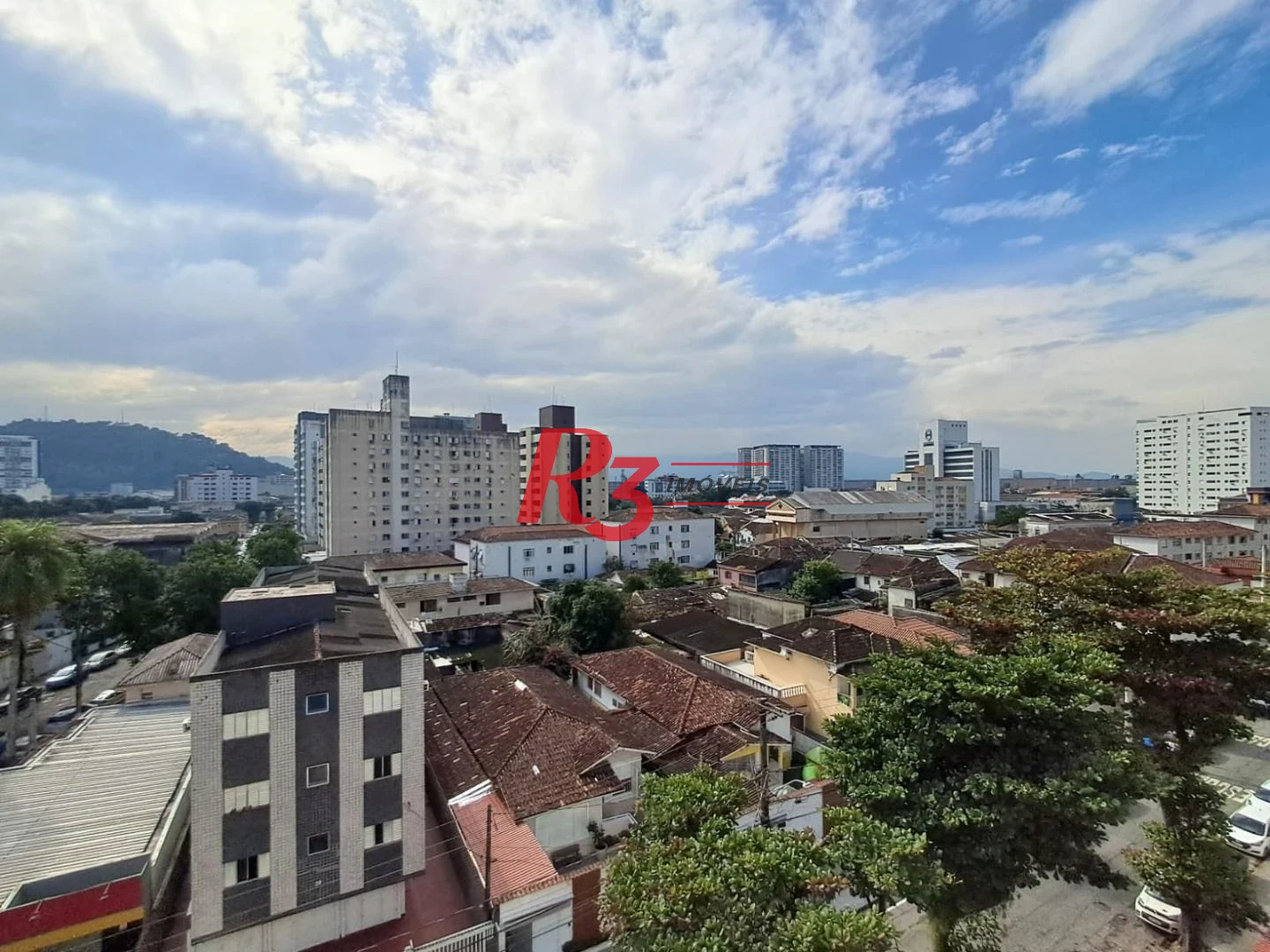 Apartamento com 3 dormitórios à venda, 75 m² por R$ 425.000,00 - Encruzilhada - Santos/SP