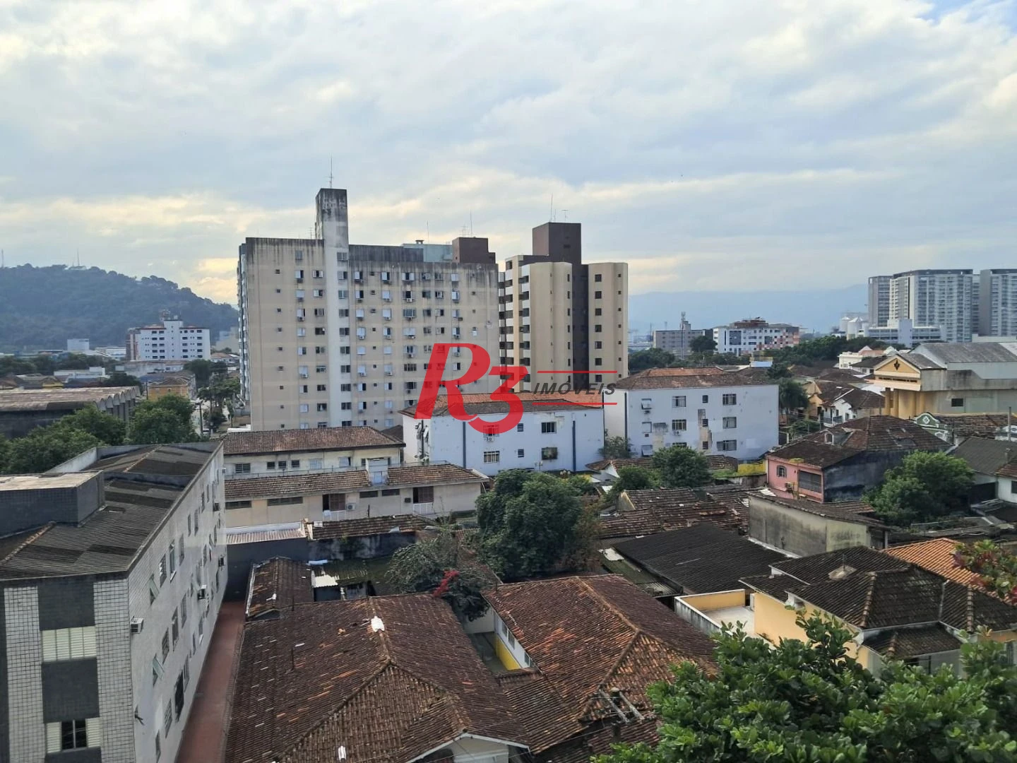 Apartamento com 3 dormitórios à venda, 75 m² por R$ 425.000,00 - Encruzilhada - Santos/SP