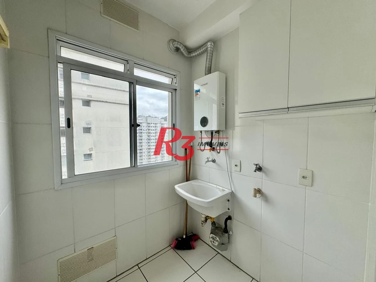 Apartamento para alugar, 84 m² por R$ 5.200,00/mês - Marapé - Santos/SP