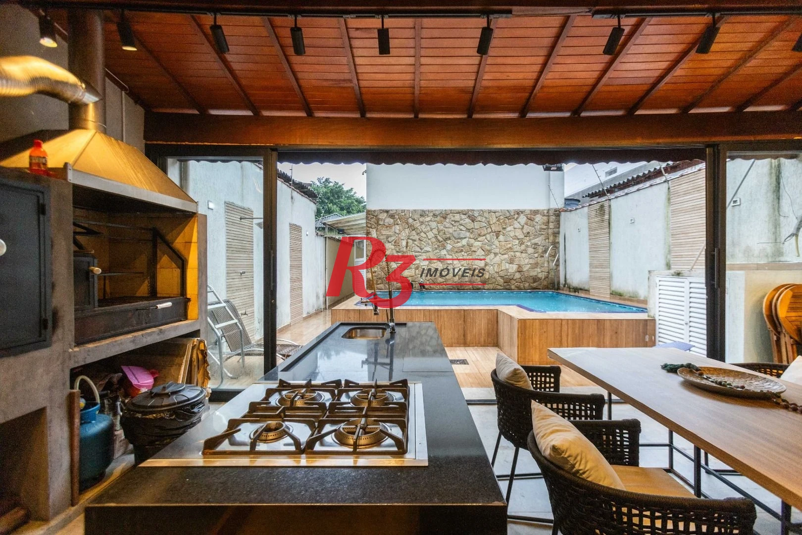 Casa com 3 dormitórios à venda, 275 m² por R$ 1.500.000,00 - Macuco - Santos/SP