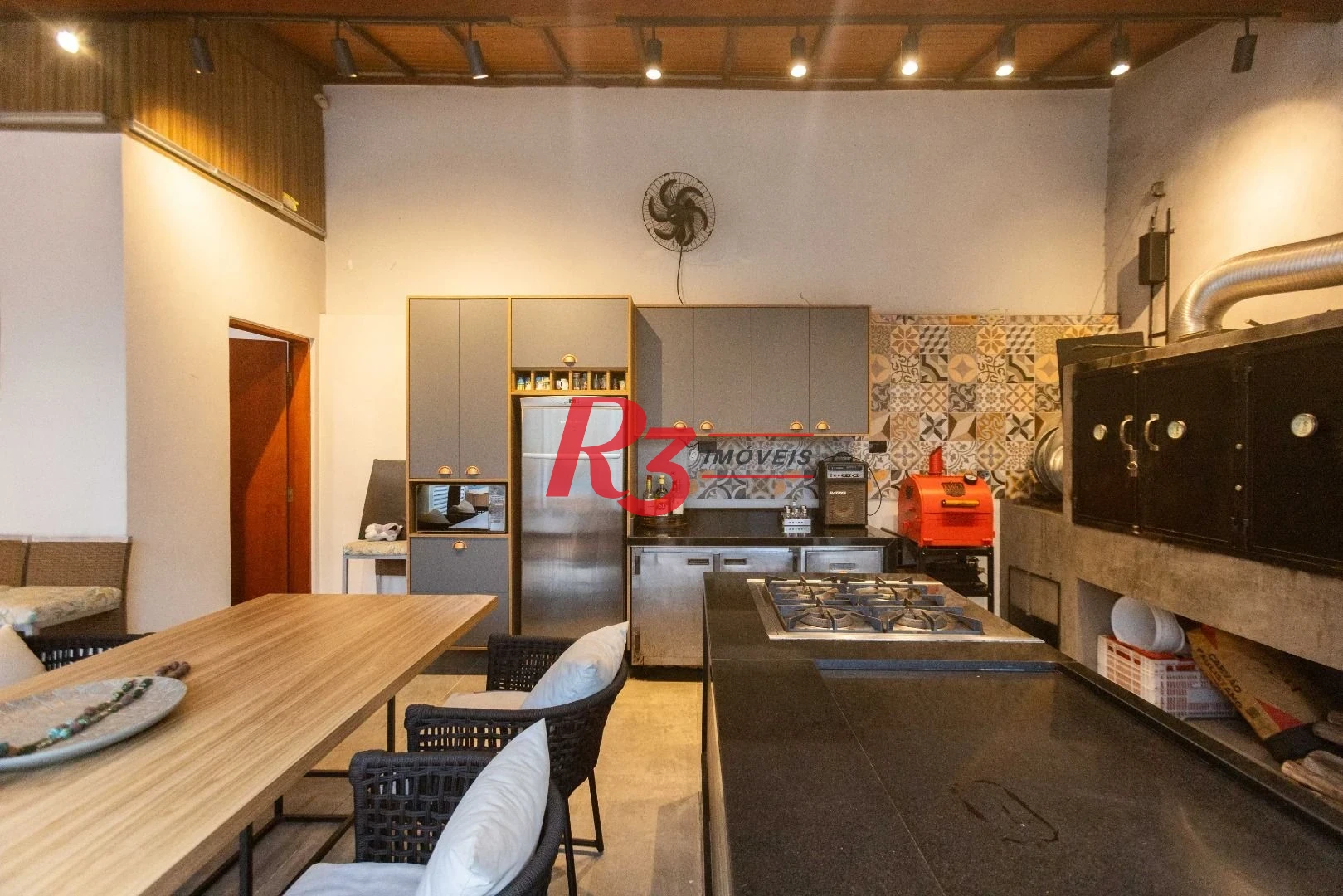 Casa com 3 dormitórios à venda, 275 m² por R$ 1.500.000,00 - Macuco - Santos/SP