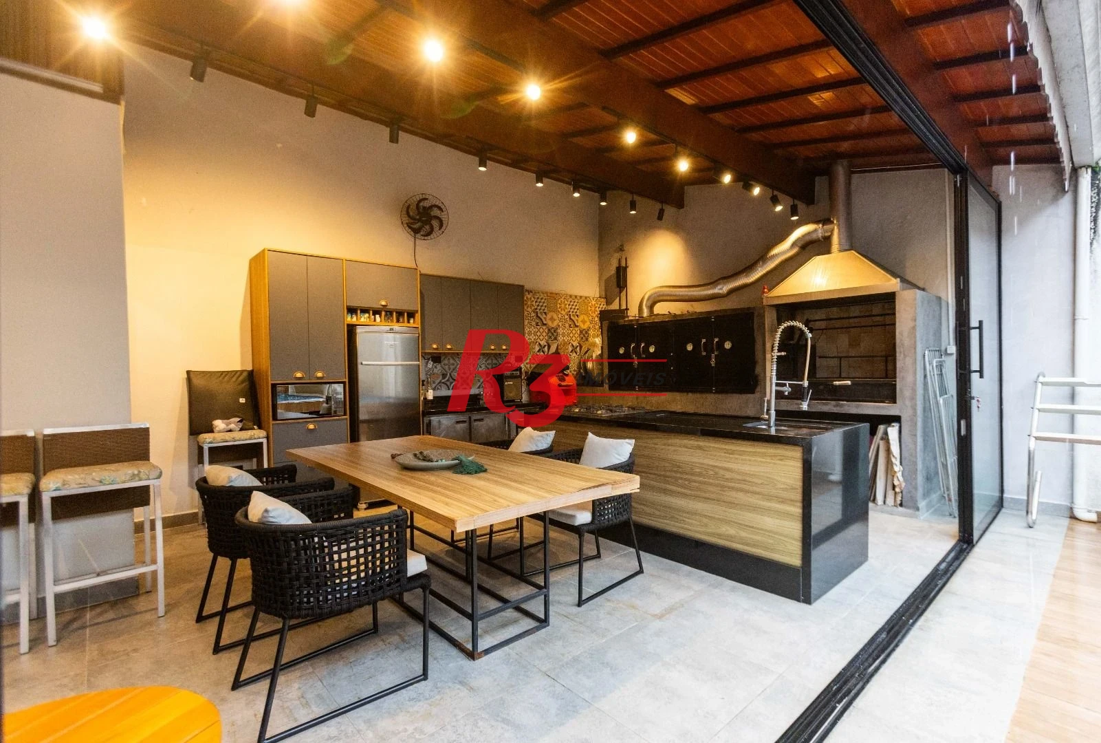 Casa com 3 dormitórios à venda, 275 m² por R$ 1.500.000,00 - Macuco - Santos/SP