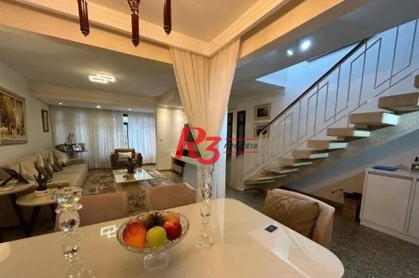 Casa com 3 dormitórios à venda, 250 m² por R$ 2.500.000,00 - Embaré - Santos/SP