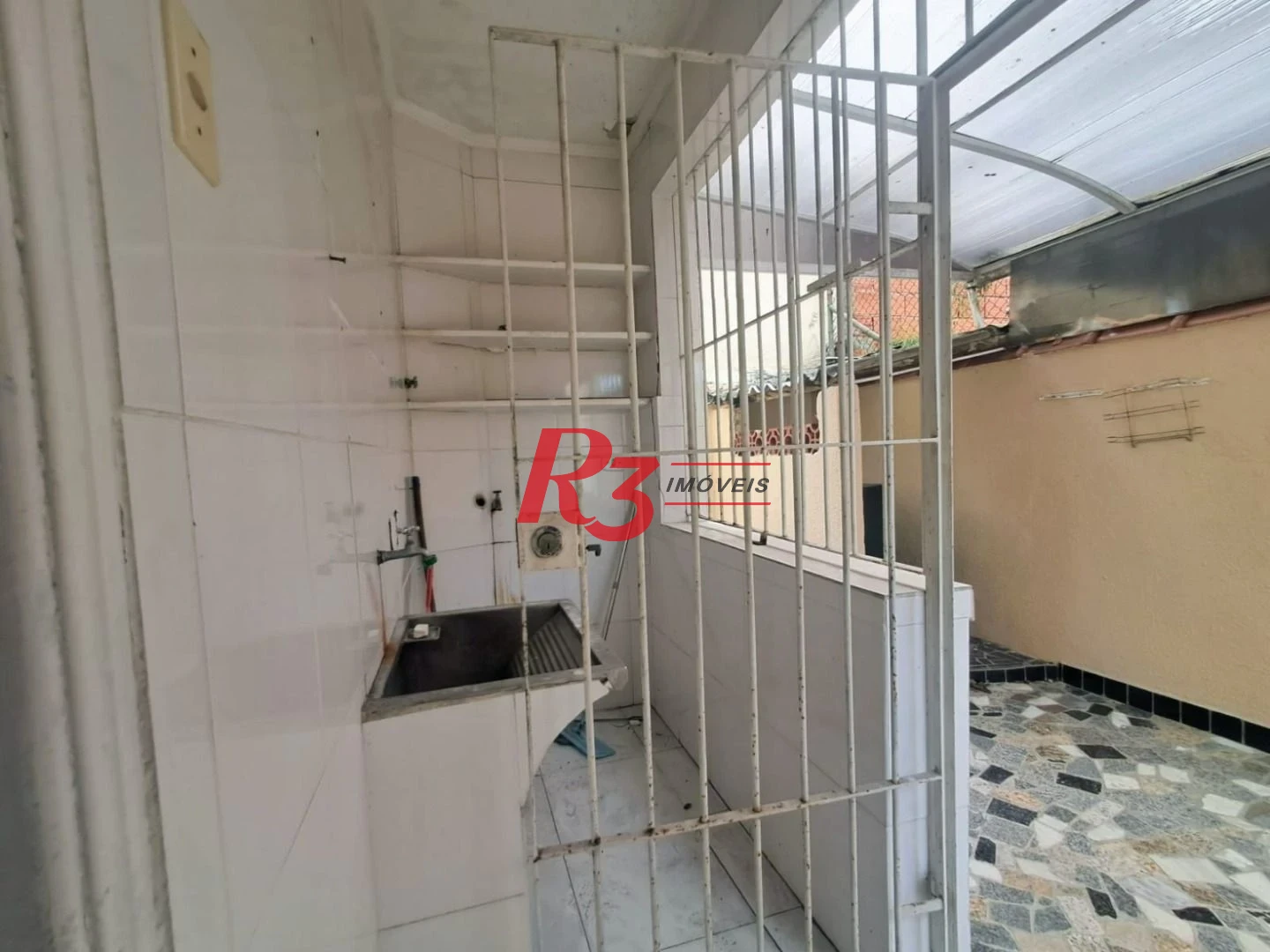 Apartamento com 2 dormitórios à venda, 67 m² por R$ 410.000,00 - Marapé - Santos/SP