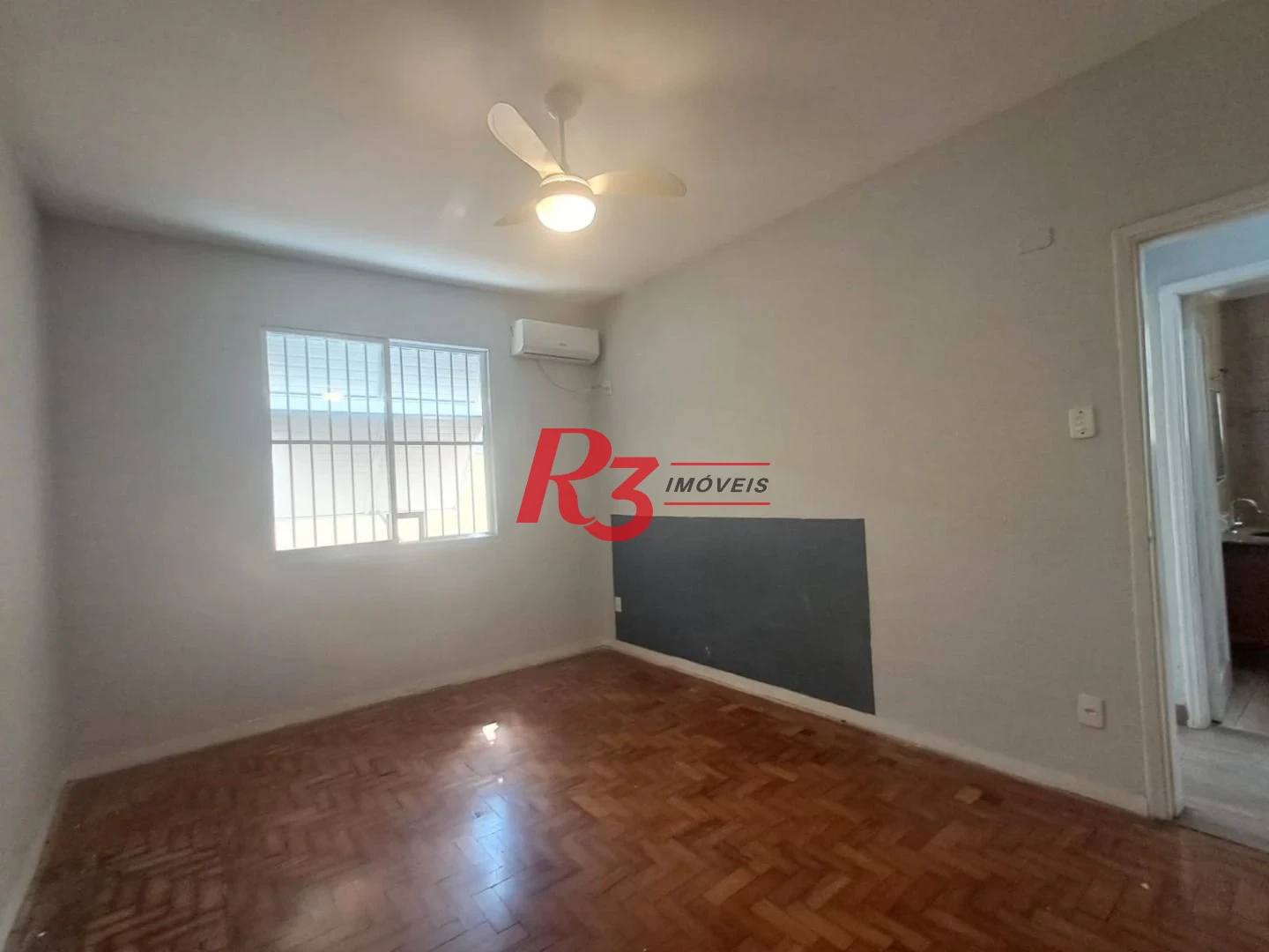 Apartamento com 2 dormitórios à venda, 67 m² por R$ 410.000,00 - Marapé - Santos/SP