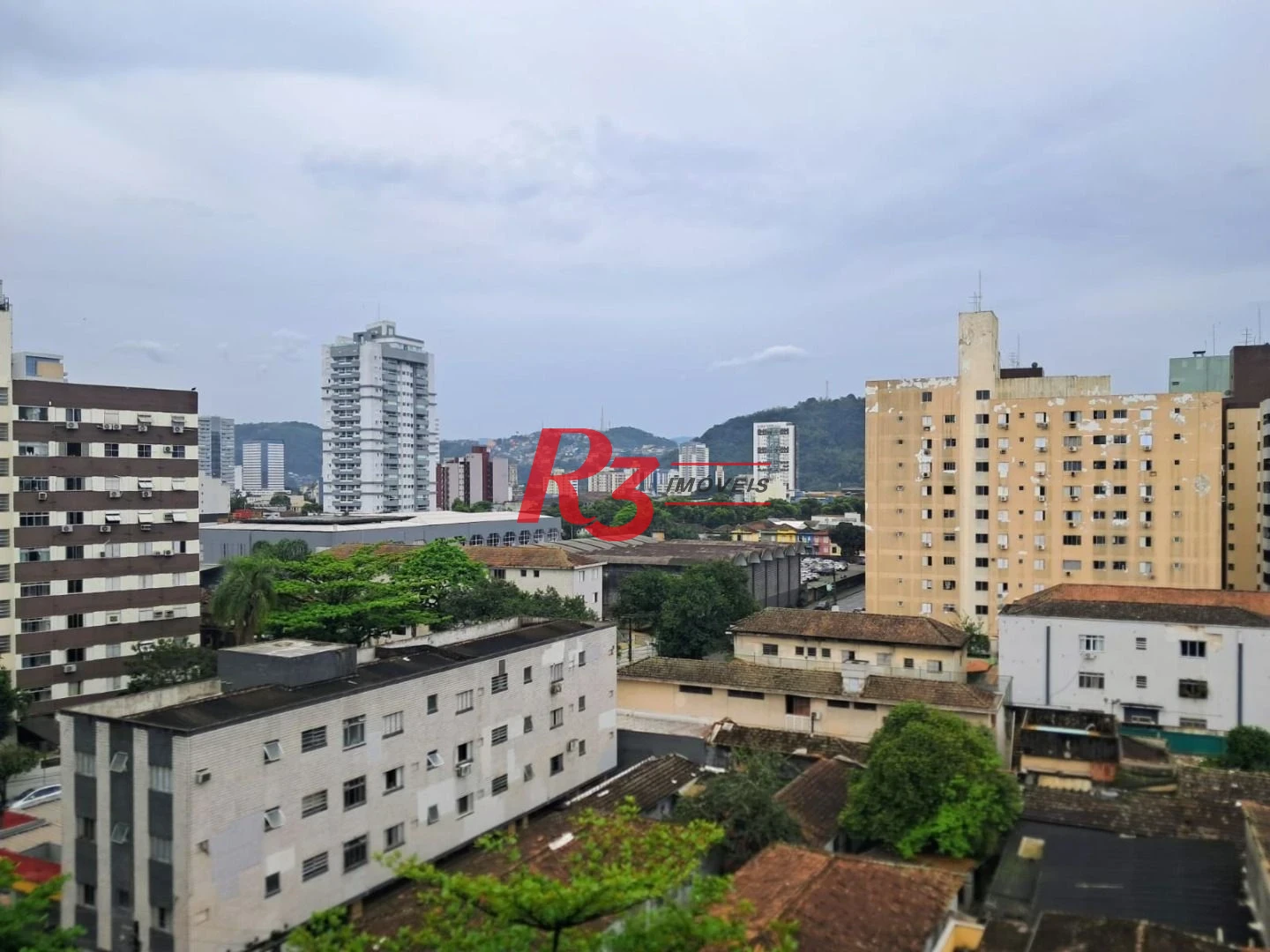 Apartamento com 3 dormitórios à venda, 75 m² por R$ 450.000,00 - Encruzilhada - Santos/SP