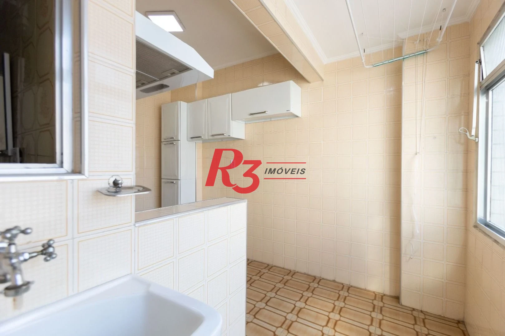 Apartamento com 1 dormitório para alugar, 54 m² por R$ 3.300,01/mês - Embaré - Santos/SP