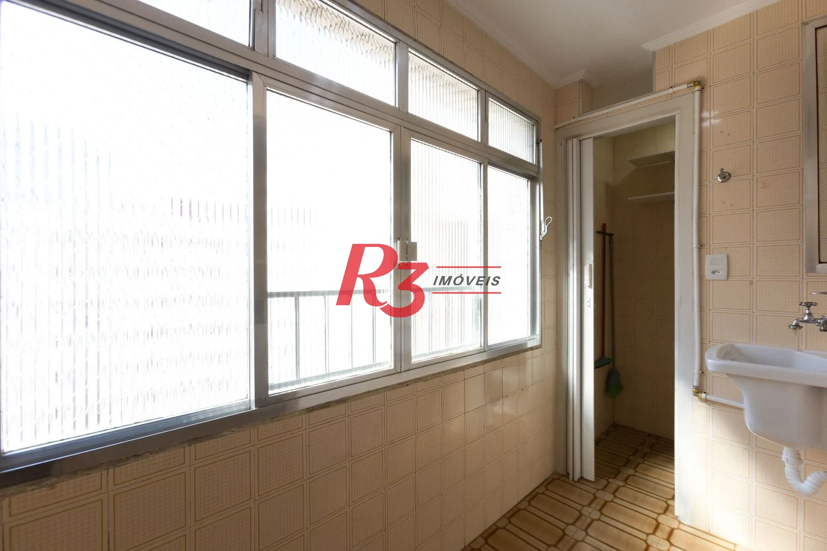 Apartamento com 1 dormitório para alugar, 54 m² por R$ 3.300,01/mês - Embaré - Santos/SP