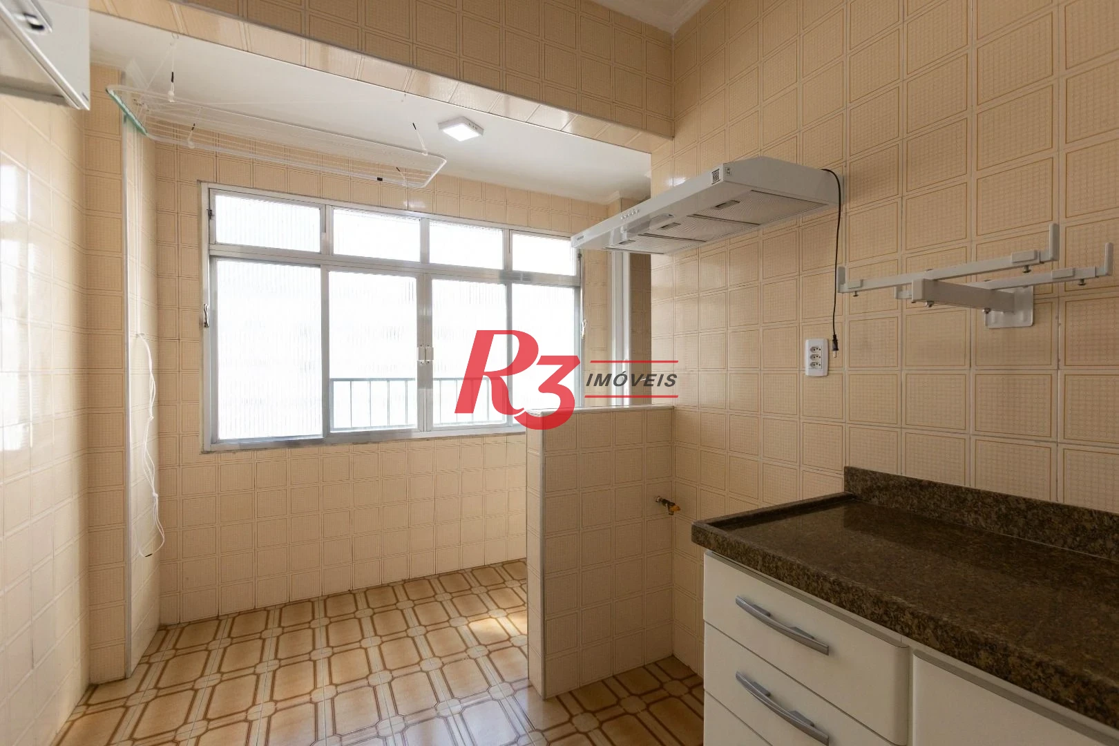 Apartamento com 1 dormitório para alugar, 54 m² por R$ 3.300,01/mês - Embaré - Santos/SP