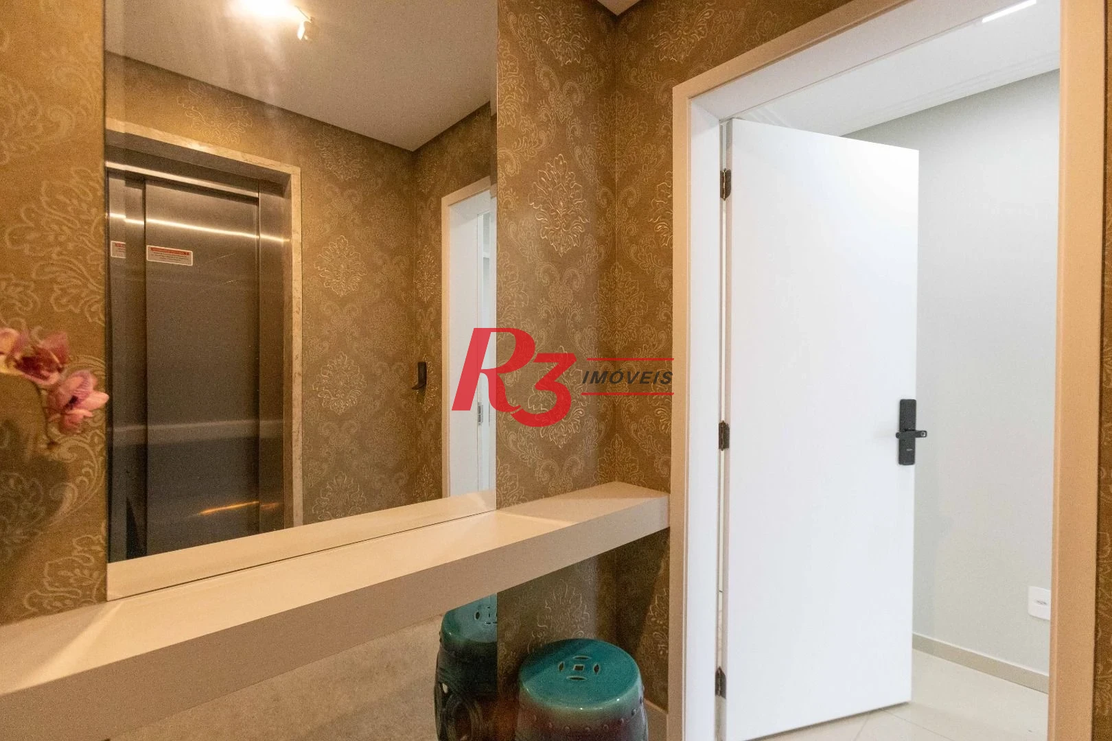 Apartamento com 3 dormitórios à venda, 110 m² por R$ 1.400.000,00 - Gonzaga - Santos/SP