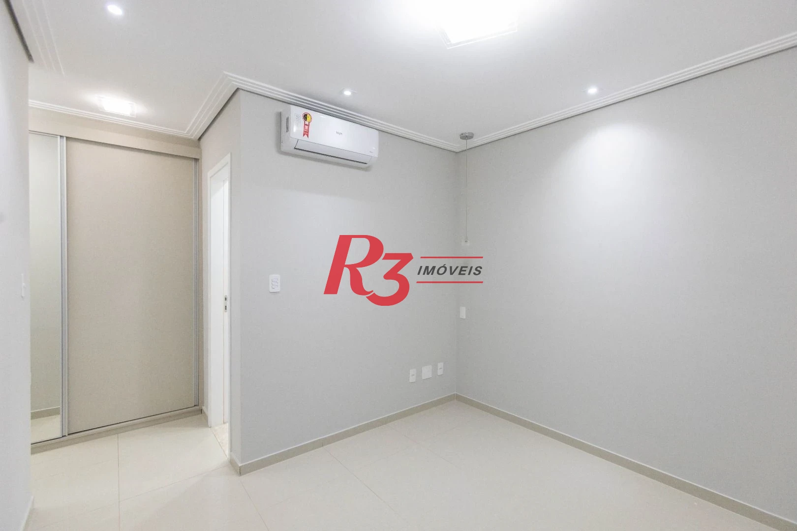 Apartamento com 3 dormitórios à venda, 110 m² por R$ 1.400.000,00 - Gonzaga - Santos/SP