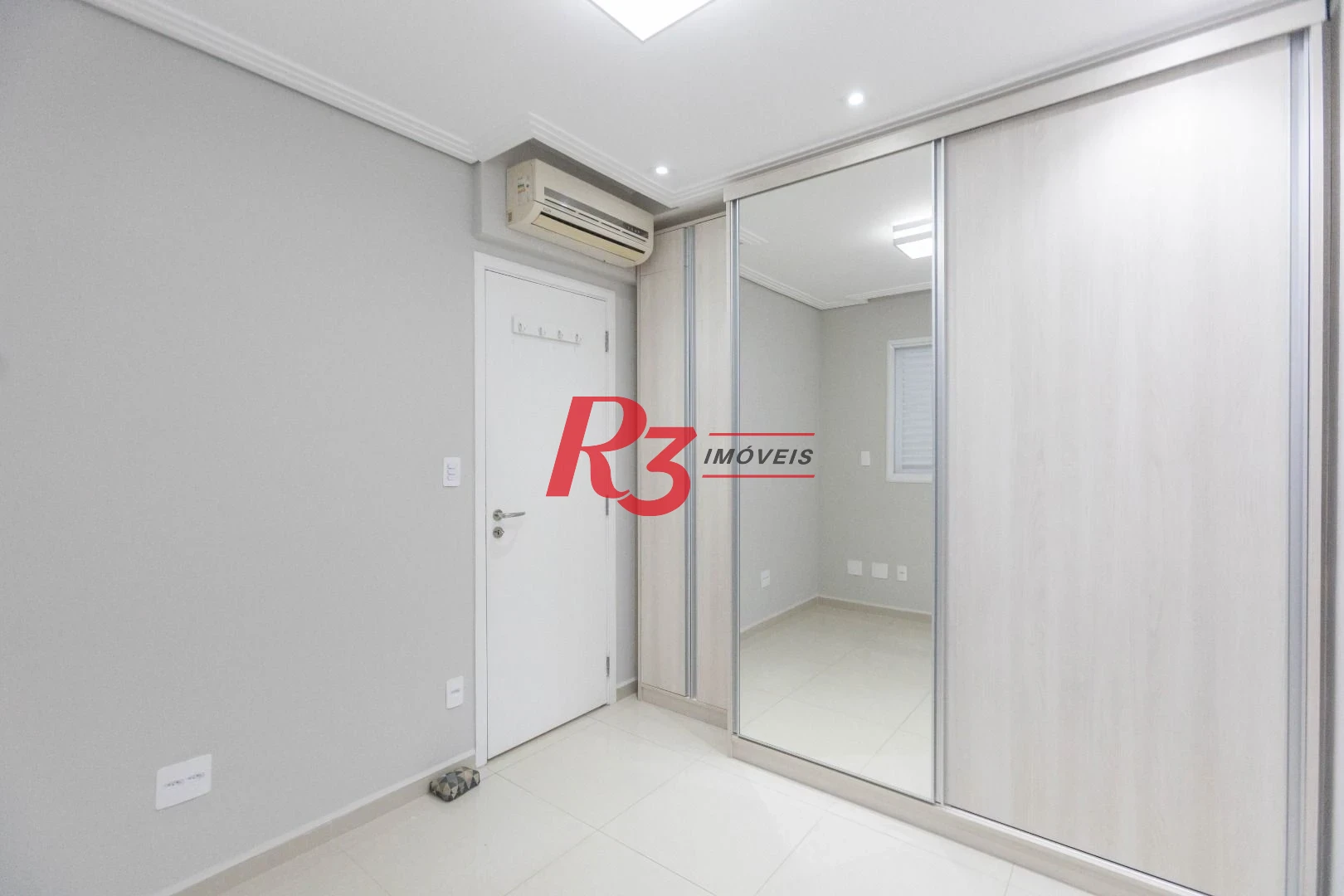 Apartamento com 3 dormitórios à venda, 110 m² por R$ 1.400.000,00 - Gonzaga - Santos/SP