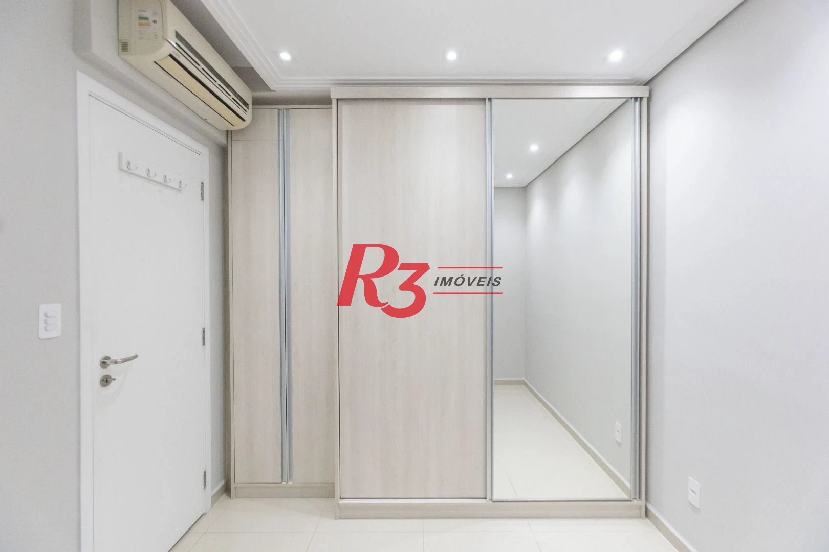 Apartamento com 3 dormitórios à venda, 110 m² por R$ 1.400.000,00 - Gonzaga - Santos/SP