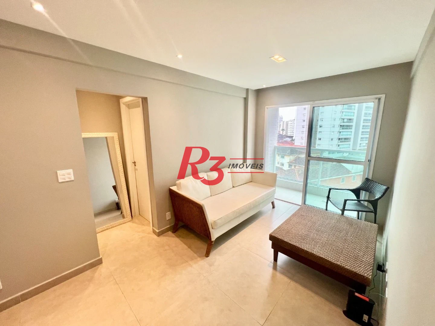 Apartamento com 2 dormitórios à venda, 68 m² por R$ 690.000,00 - Marapé - Santos/SP