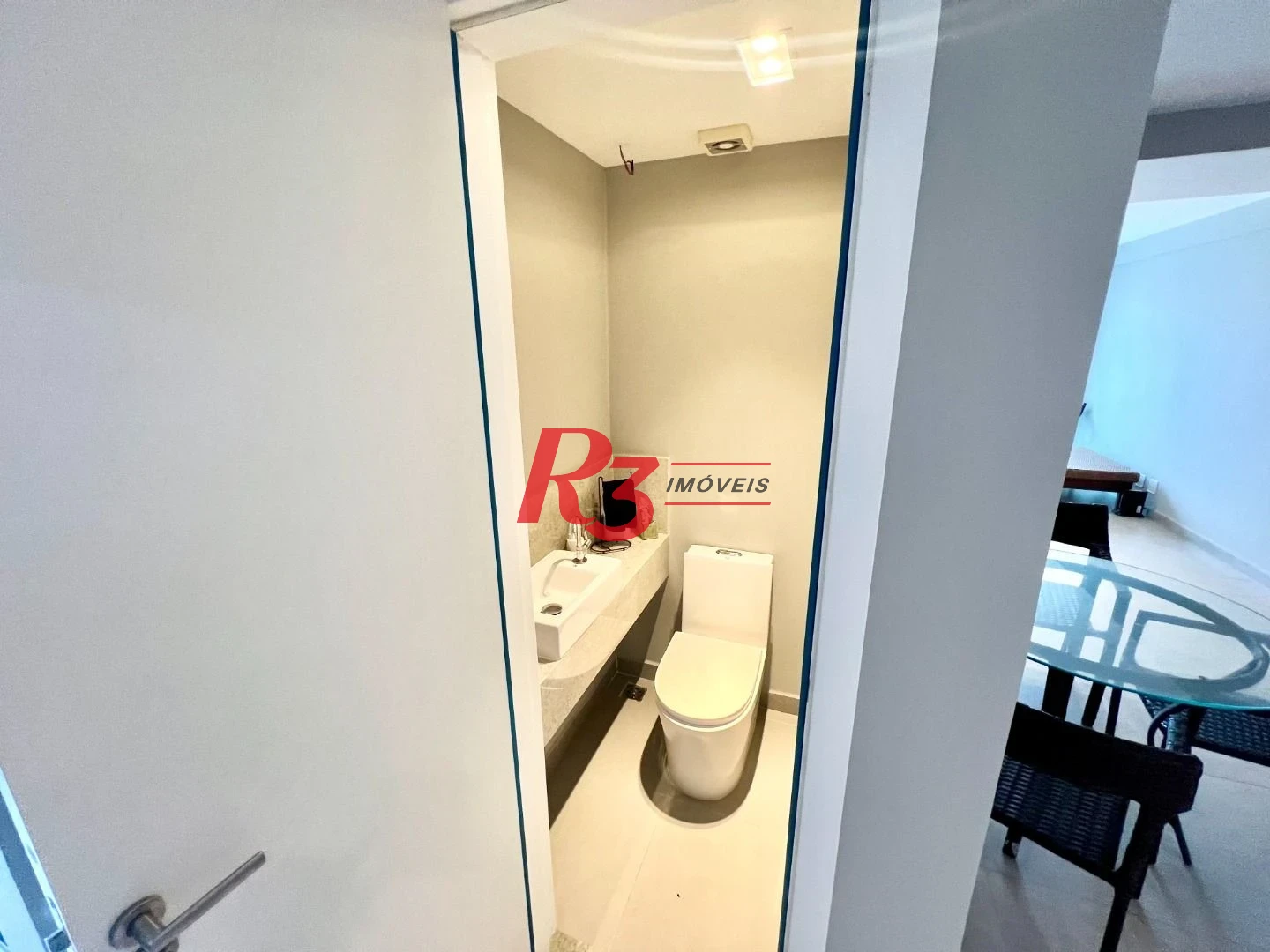 Apartamento com 2 dormitórios à venda, 68 m² por R$ 690.000,00 - Marapé - Santos/SP