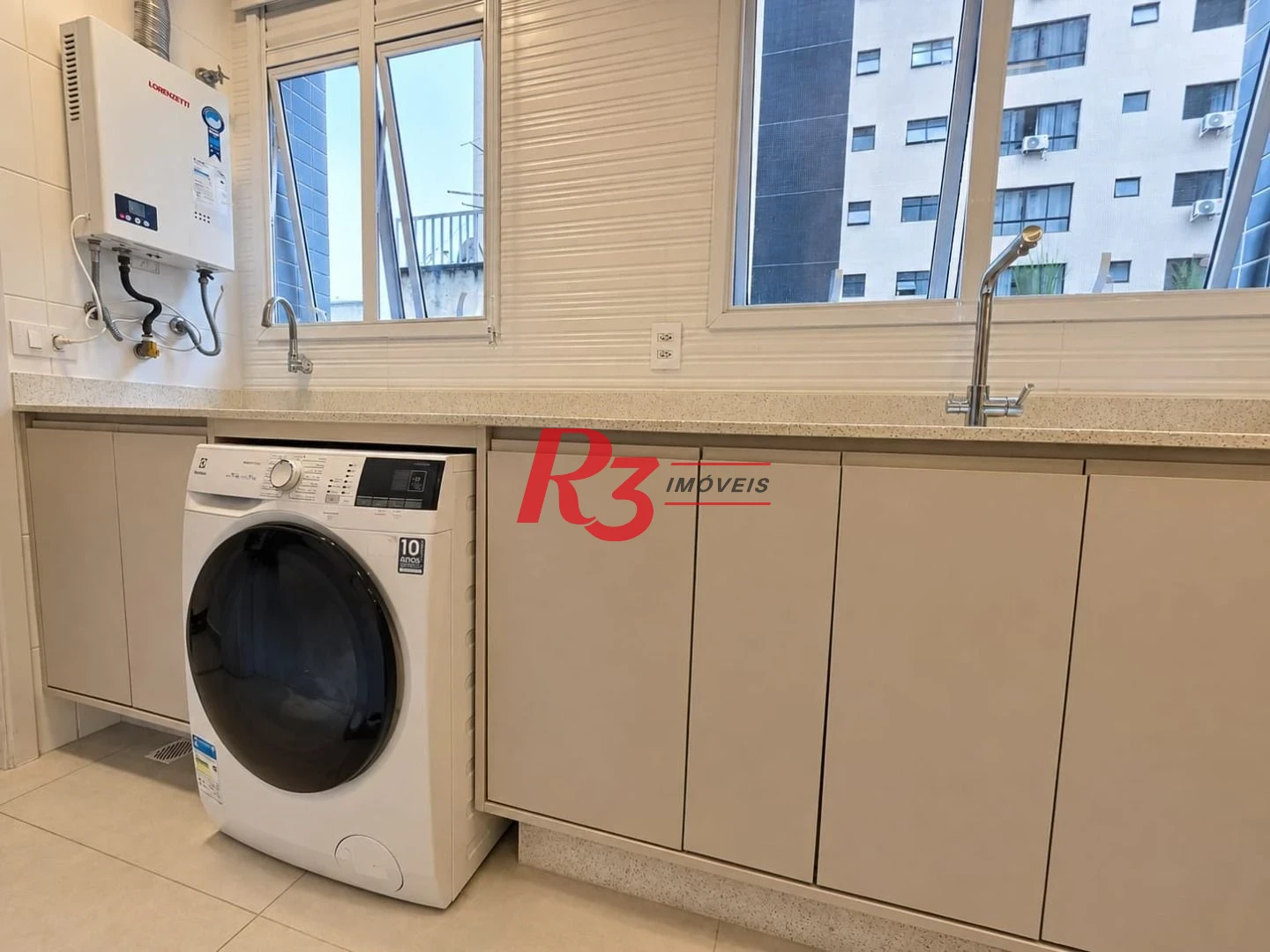 Apartamento com 2 dormitórios à venda, 63 m² por R$ 885.000,00 - Ponta da Praia - Santos/SP