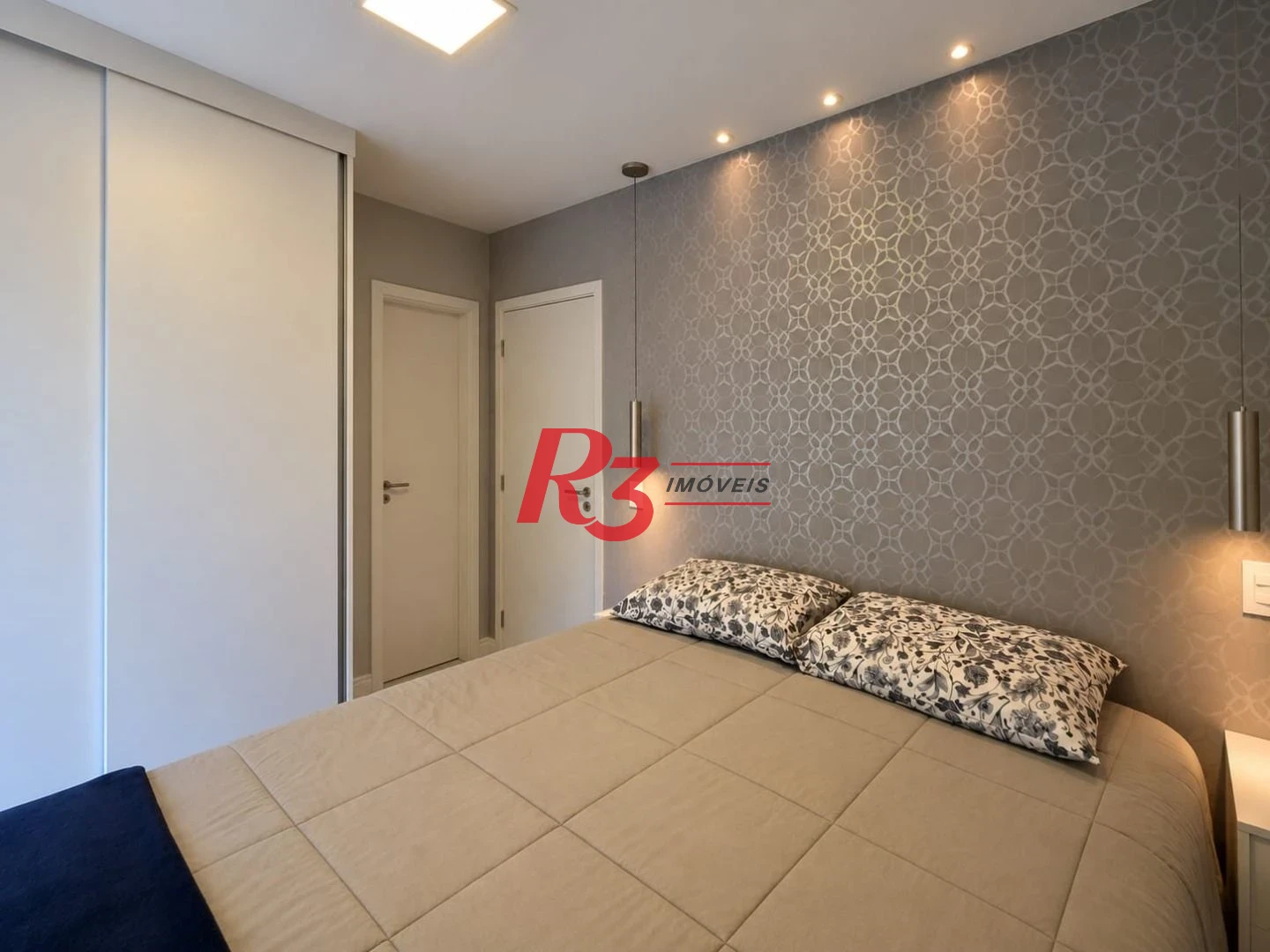 Apartamento com 2 dormitórios à venda, 63 m² por R$ 885.000,00 - Ponta da Praia - Santos/SP