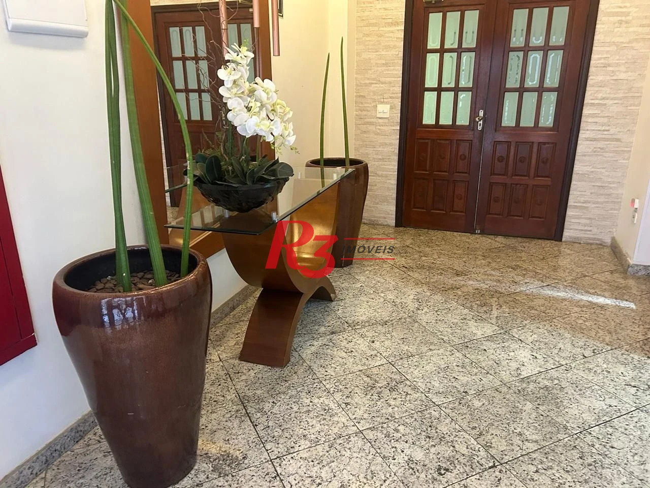 Apartamento com 2 dormitórios à venda, 85 m² por R$ 680.000,00 - Gonzaga - Santos/SP