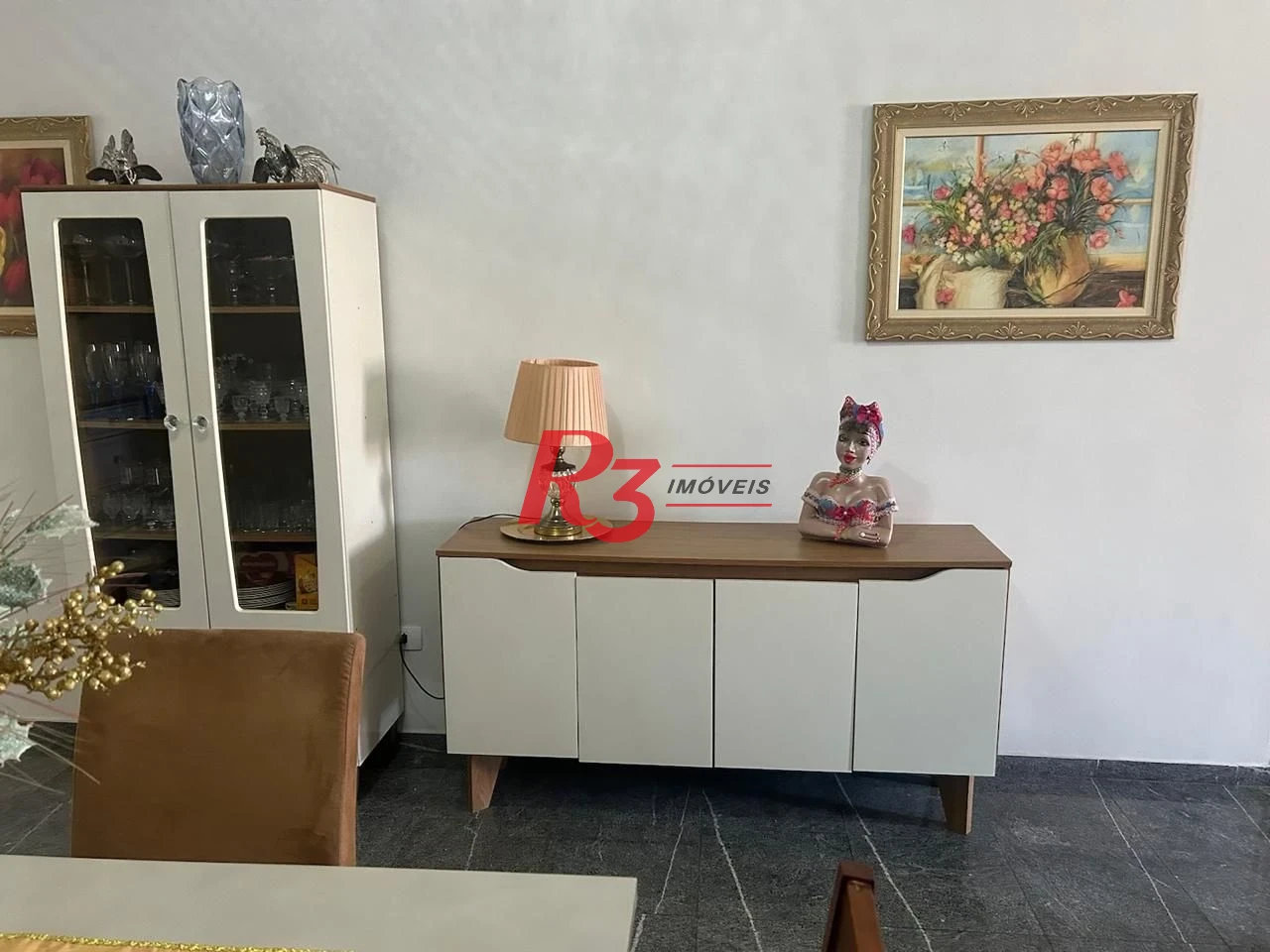 Apartamento com 2 dormitórios à venda, 85 m² por R$ 680.000,00 - Gonzaga - Santos/SP