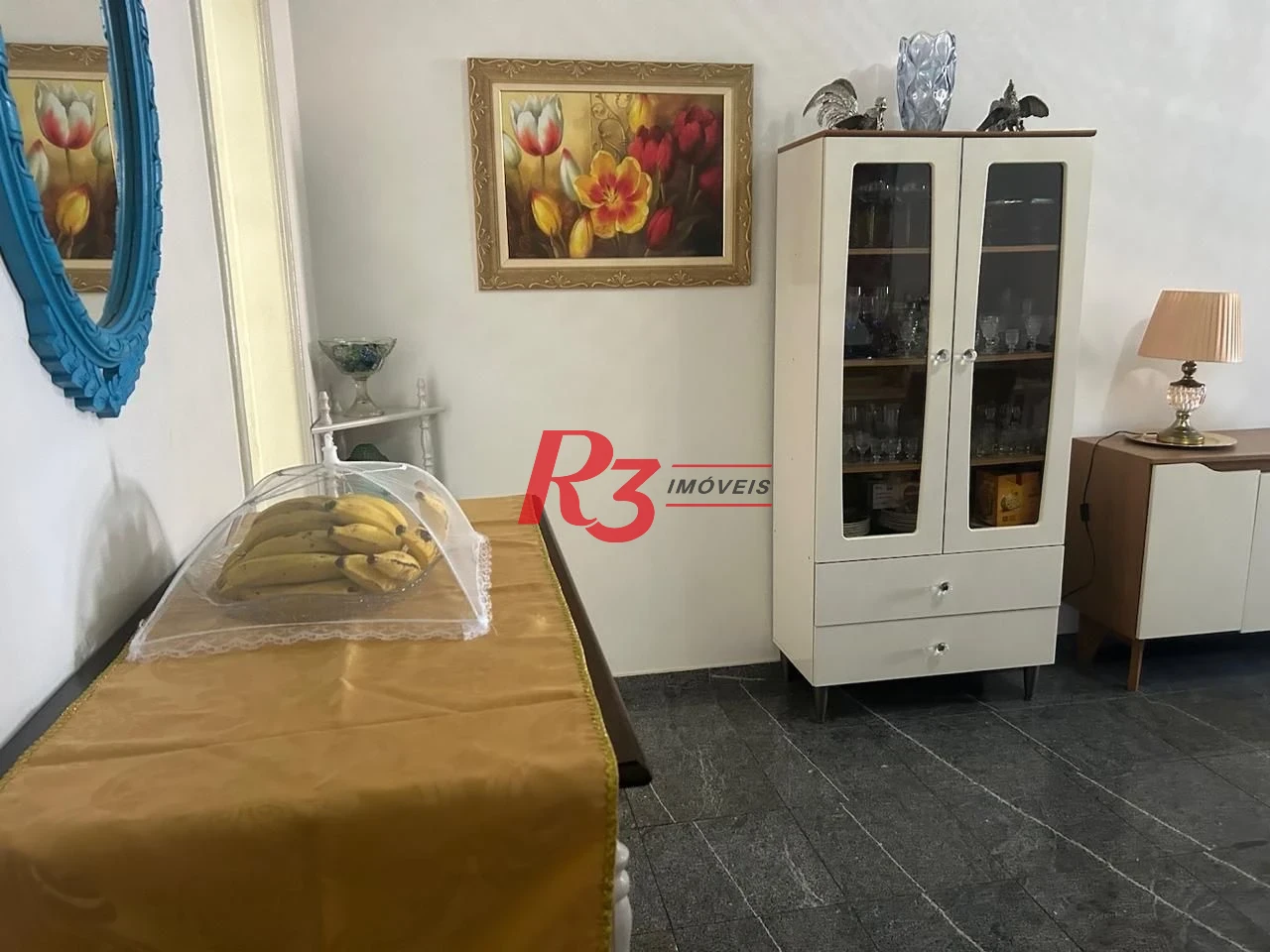 Apartamento com 2 dormitórios à venda, 85 m² por R$ 680.000,00 - Gonzaga - Santos/SP