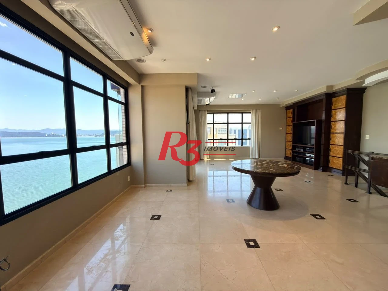 Cobertura com 3 dormitórios à venda, 400 m² por R$ 6.200.000,00 - Ponta da Praia - Santos/SP