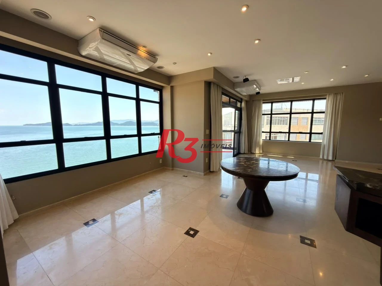 Cobertura com 3 dormitórios à venda, 400 m² por R$ 6.200.000,00 - Ponta da Praia - Santos/SP