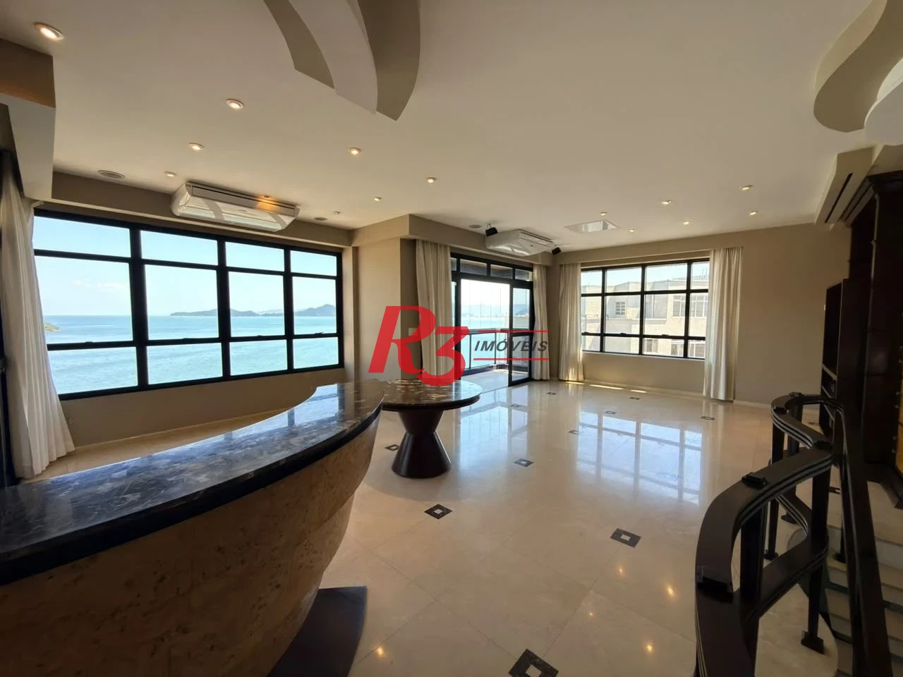 Cobertura com 3 dormitórios à venda, 400 m² por R$ 6.200.000,00 - Ponta da Praia - Santos/SP