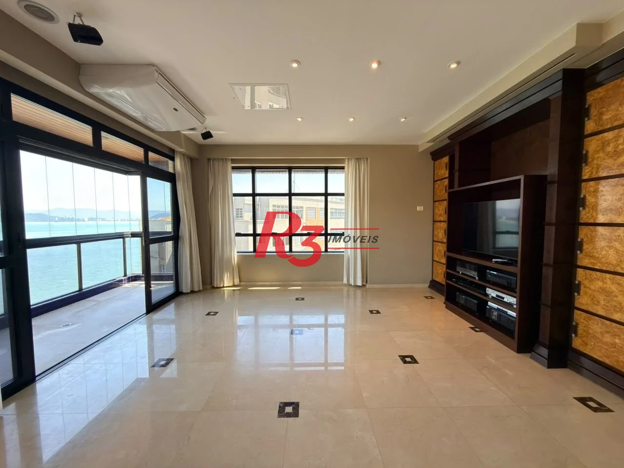 Cobertura com 3 dormitórios à venda, 400 m² por R$ 6.200.000,00 - Ponta da Praia - Santos/SP