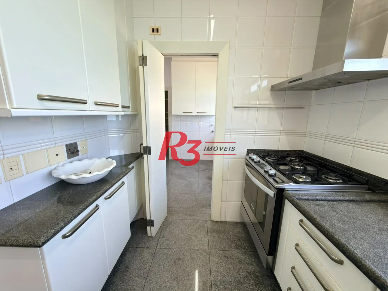Cobertura com 3 dormitórios à venda, 400 m² por R$ 6.200.000,00 - Ponta da Praia - Santos/SP