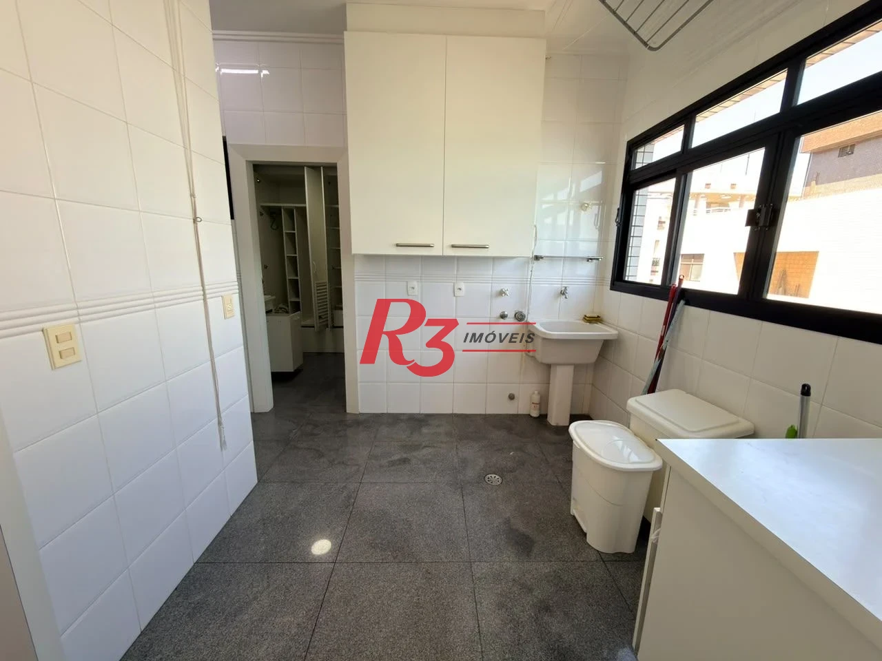 Cobertura com 3 dormitórios à venda, 400 m² por R$ 6.200.000,00 - Ponta da Praia - Santos/SP