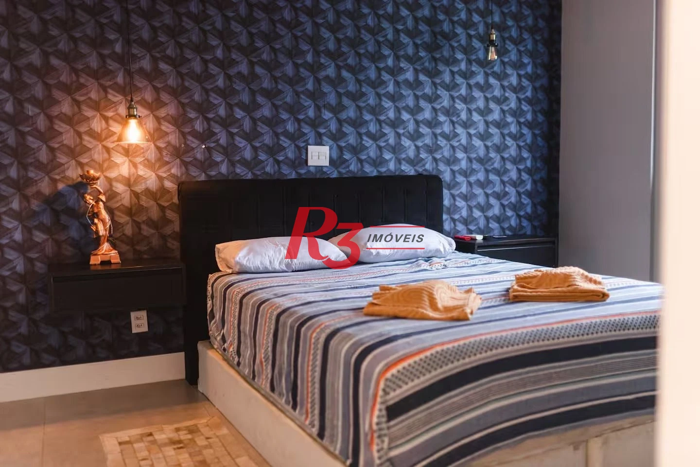 Apartamento com 2 dormitórios à venda, 90 m² por R$ 880.000,00 - Campo Grande - Santos/SP