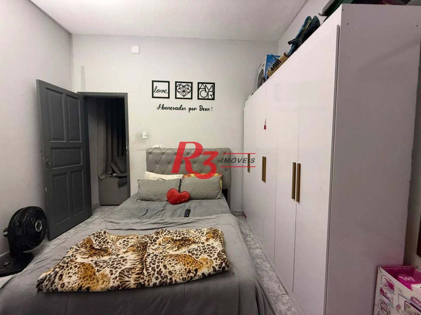 Prédio à venda, 326 m² por R$ 1.300.000,00 - Paquetá - Santos/SP