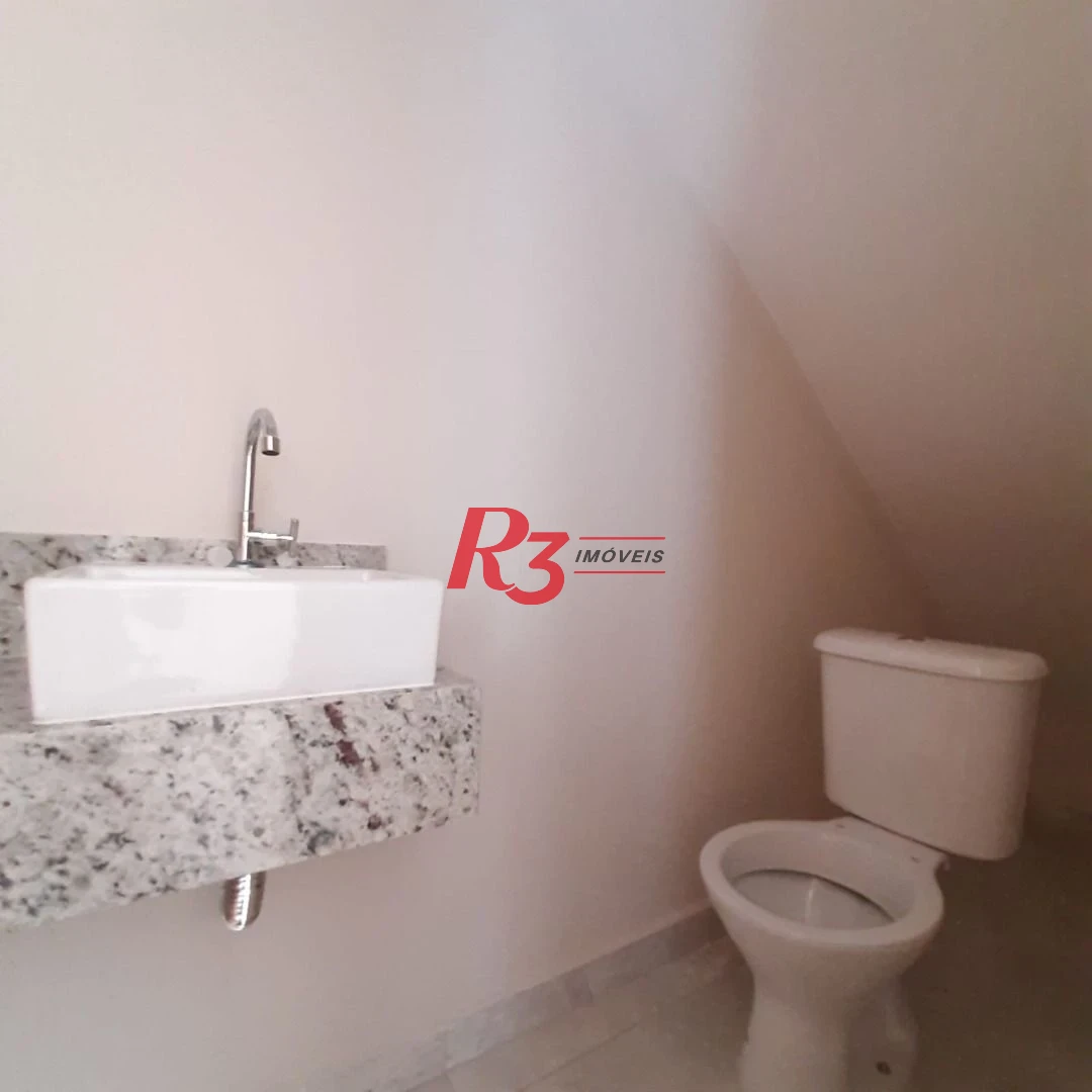 Casa com 2 dormitórios à venda, 108 m² por R$ 790.000,00 - Marapé - Santos/SP