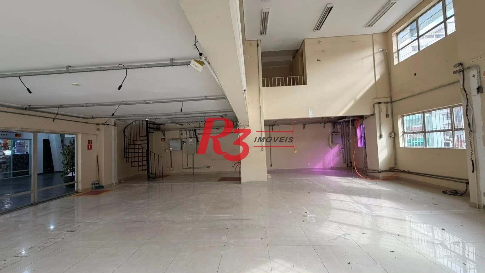 Loja, 180 m² - venda por R$ 1.550.000,00 ou aluguel por R$ 15.600,00/mês - Marapé - Santos/SP